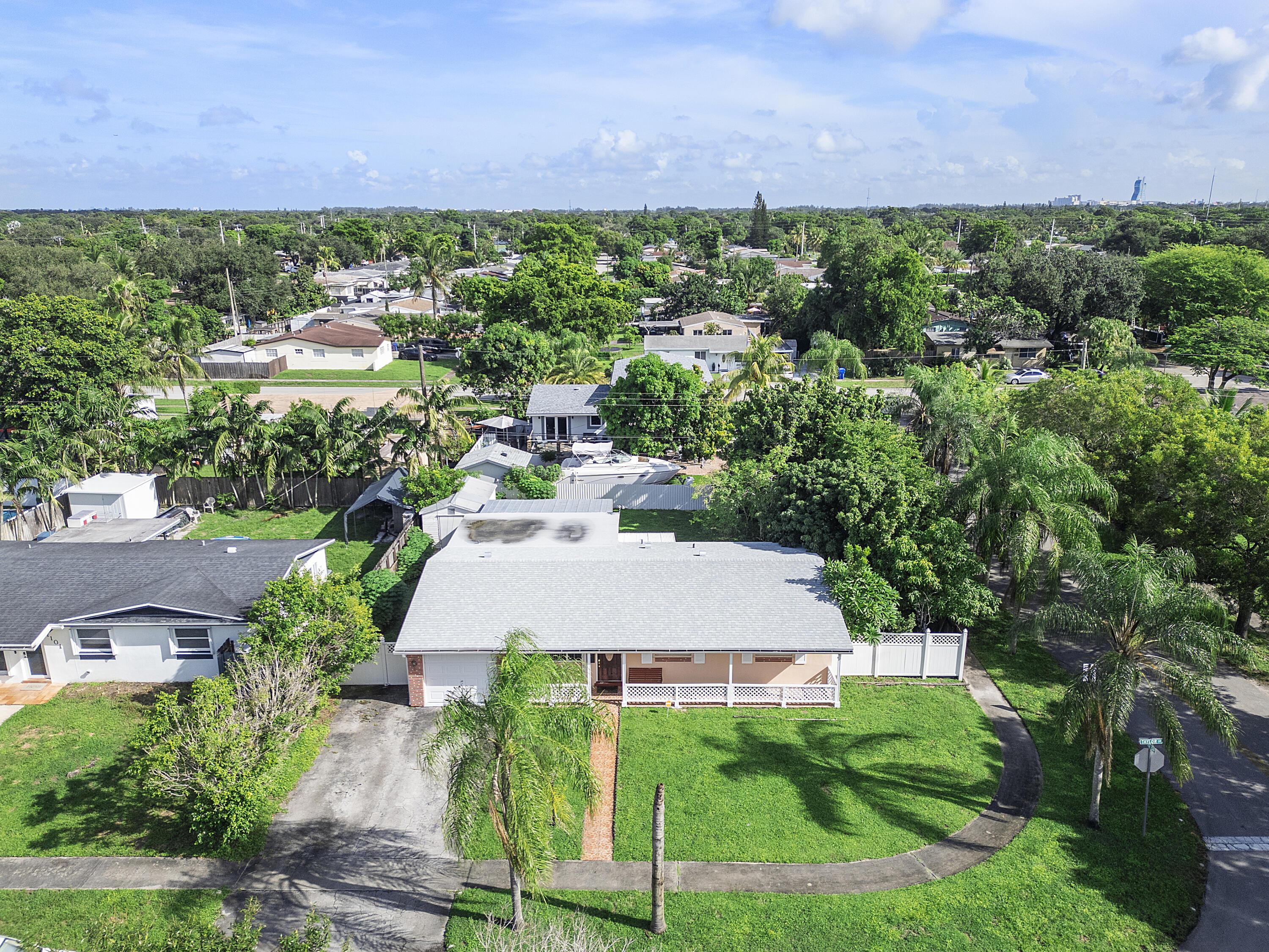 7081 TAYLOR Street, Hollywood, FL 33024, Hollywood - Photo 3
