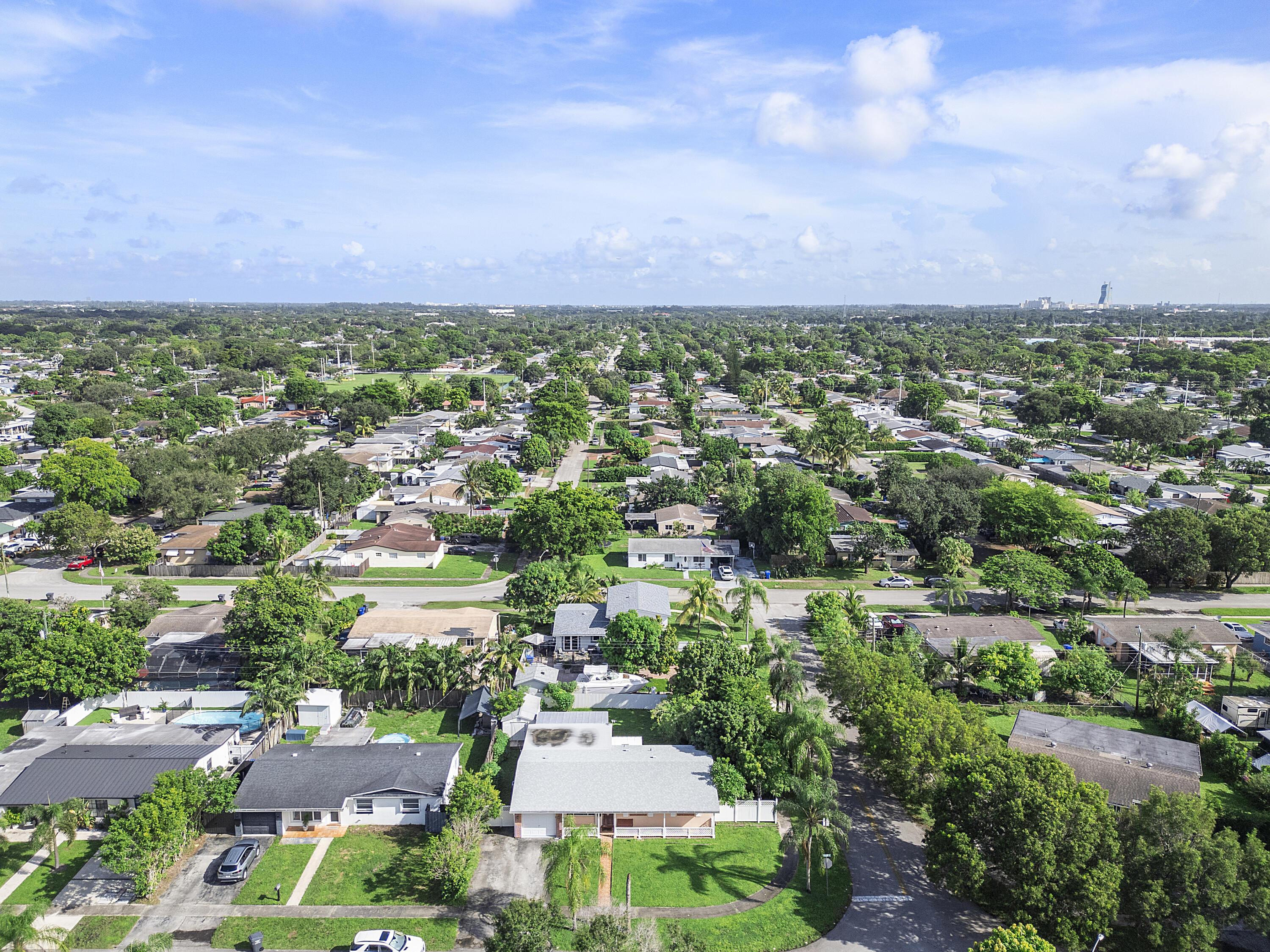 7081 TAYLOR Street, Hollywood, FL 33024, Hollywood - Photo 4