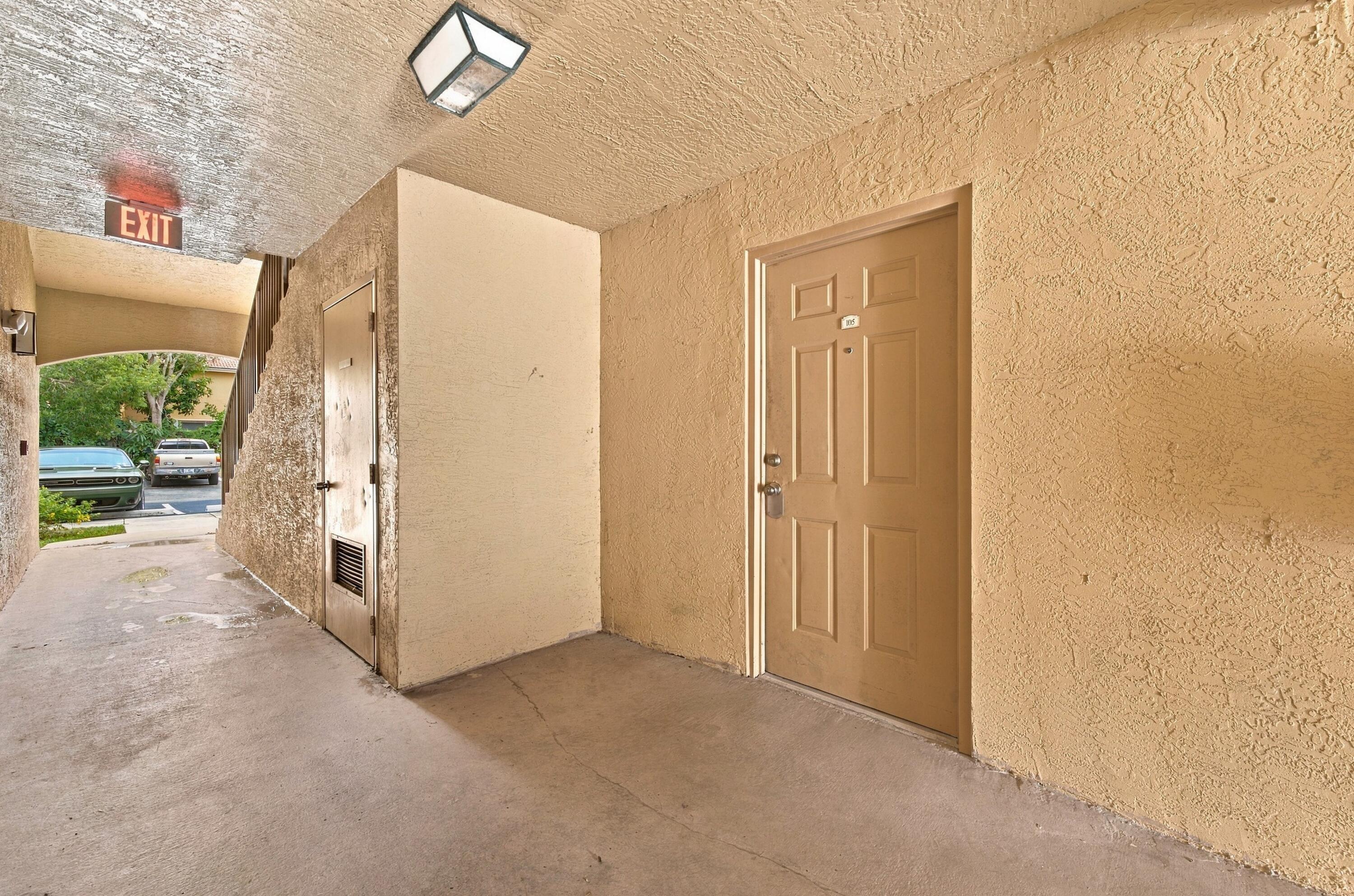 4041 San Marino Boulevard 105, West Palm Beach, FL 33409, West Palm Beach - Photo 4