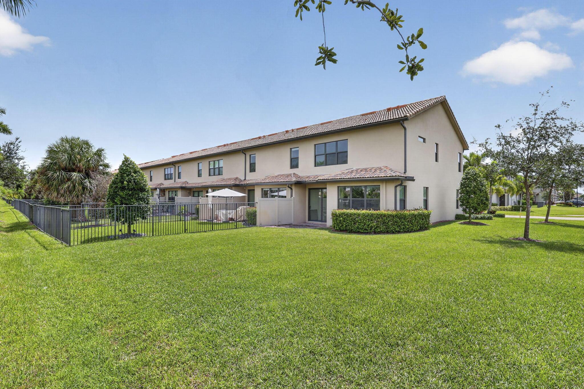 8245 CADRE NOIR Road, Lake Worth, FL 33467, Lake Worth - Photo 4