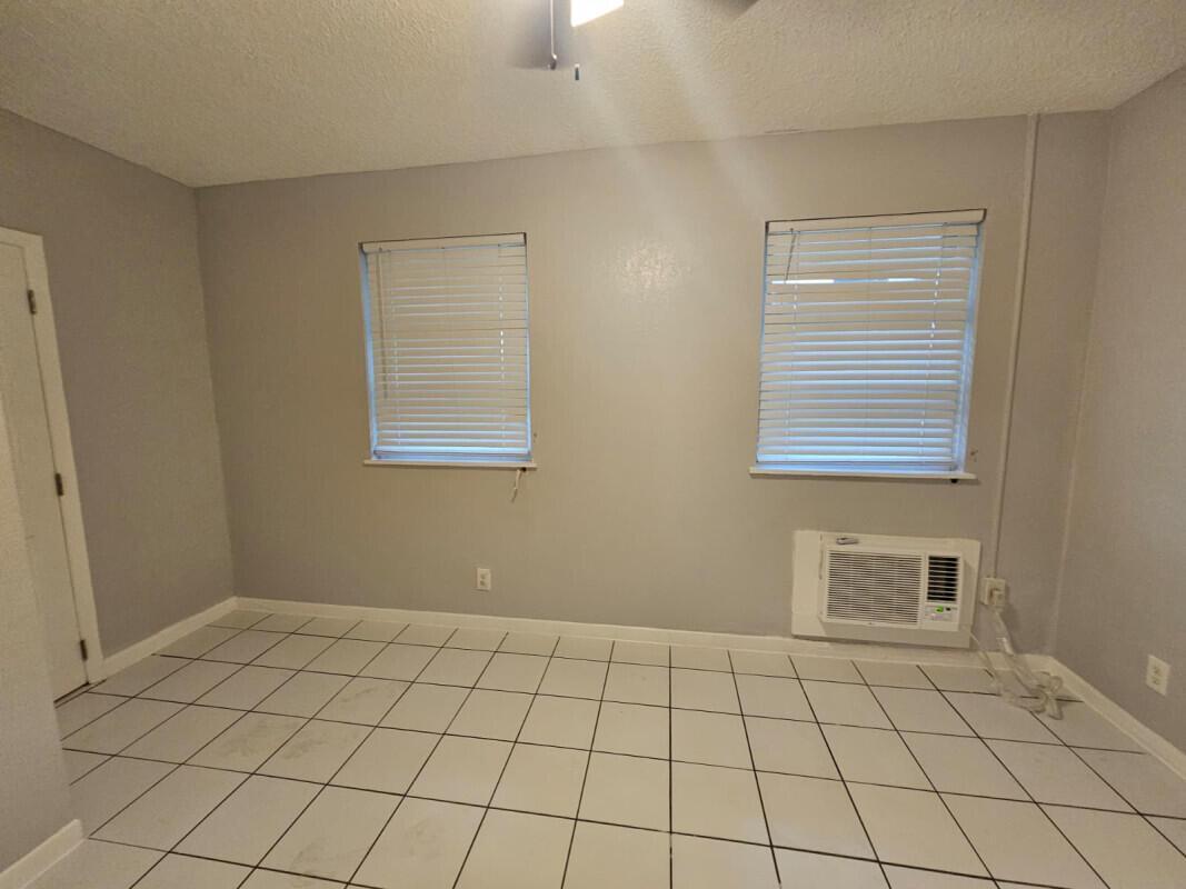 3000 NW 5th Avenue 15, Boca Raton, FL 33431, Boca Raton - Photo 2