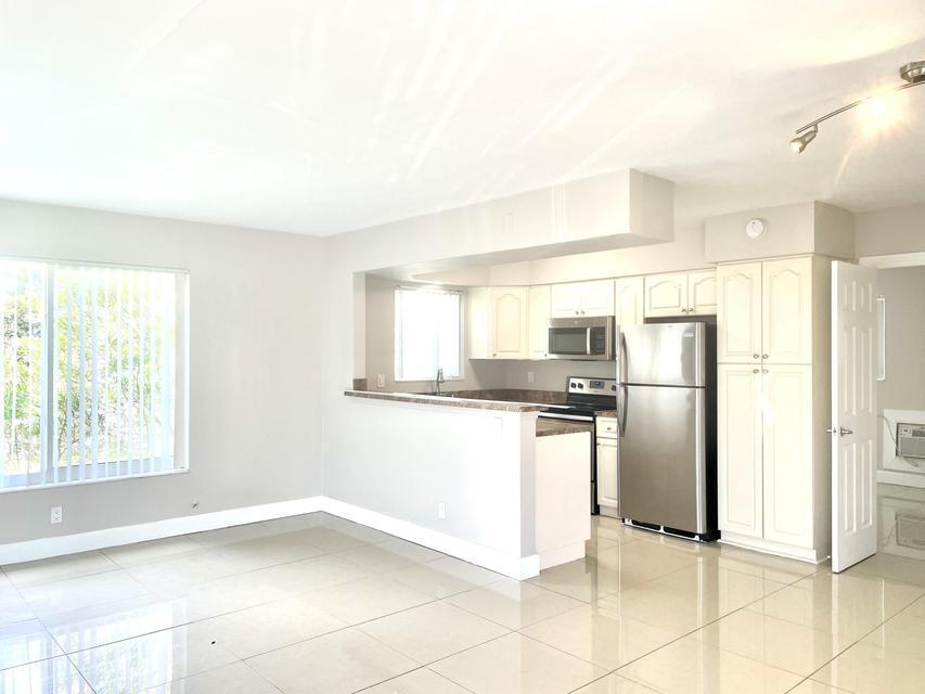 431 W CAMINO REAL 19, Boca Raton, FL 33432, Boca Raton - Photo 3