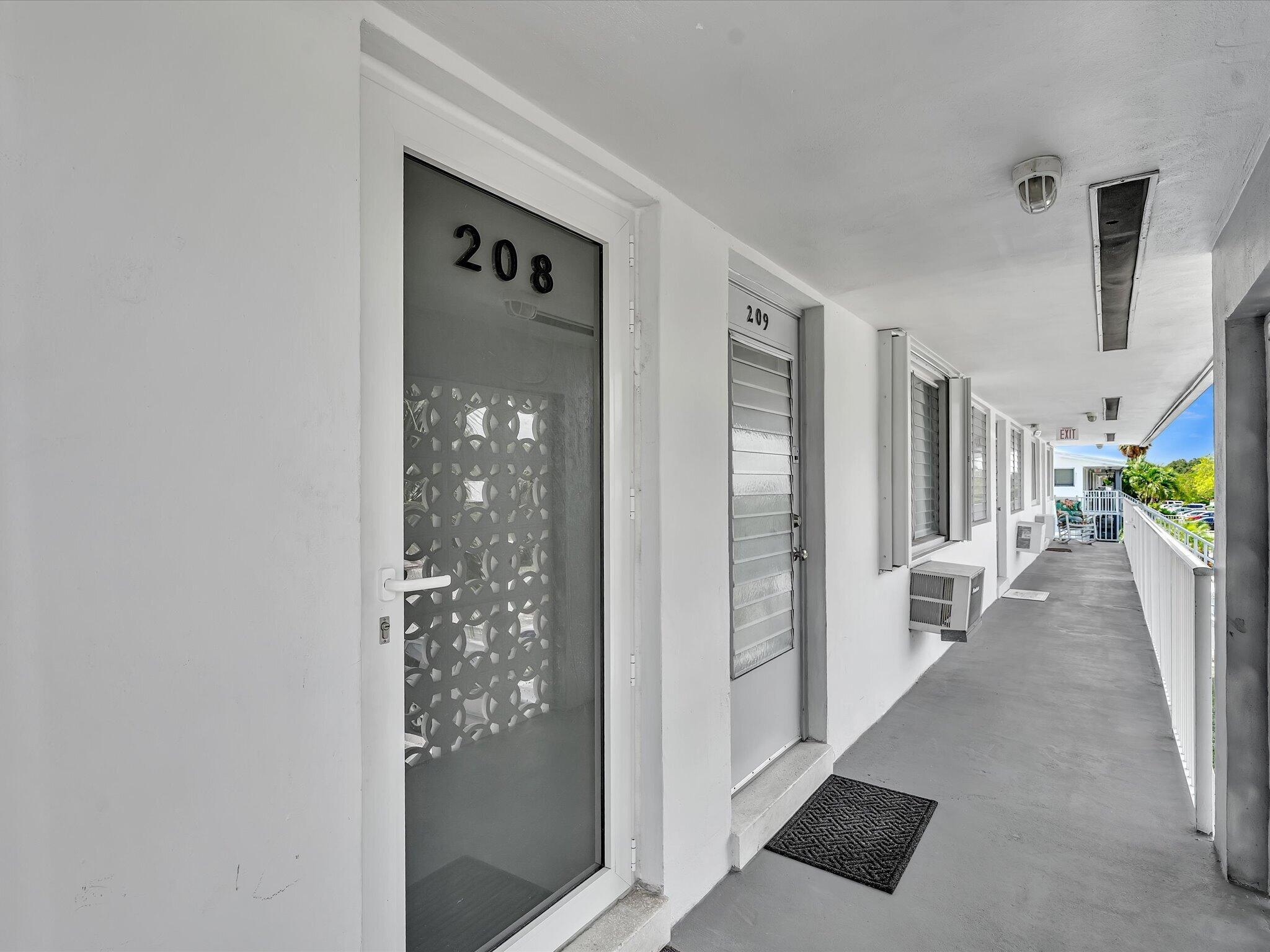 2020 NE 51st Court 208, Fort Lauderdale, FL 33308, Fort Lauderdale - Photo 4