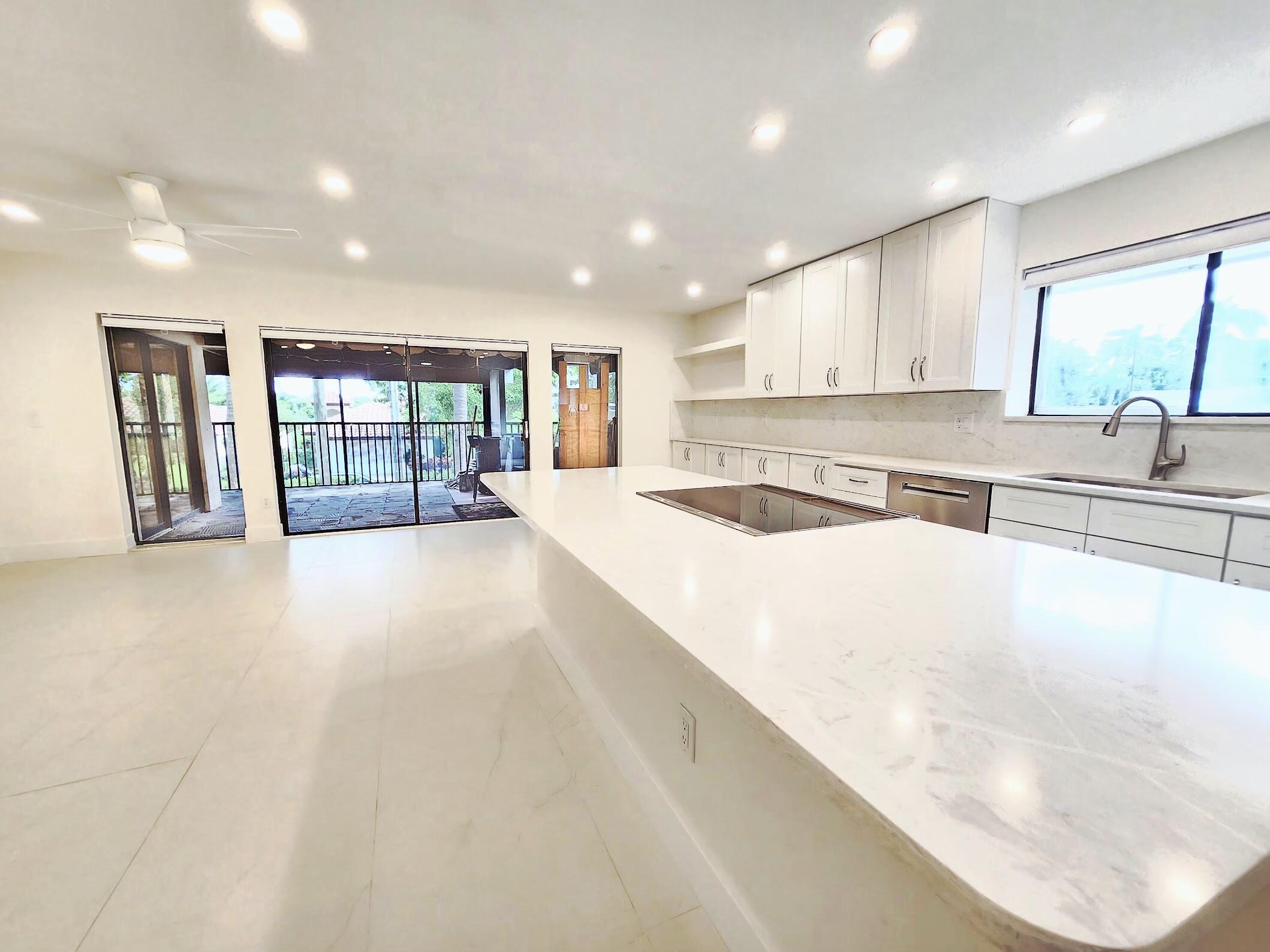 30 PELICAN POINTE Drive 201, Delray Beach, FL 33483, Delray Beach - Photo 2