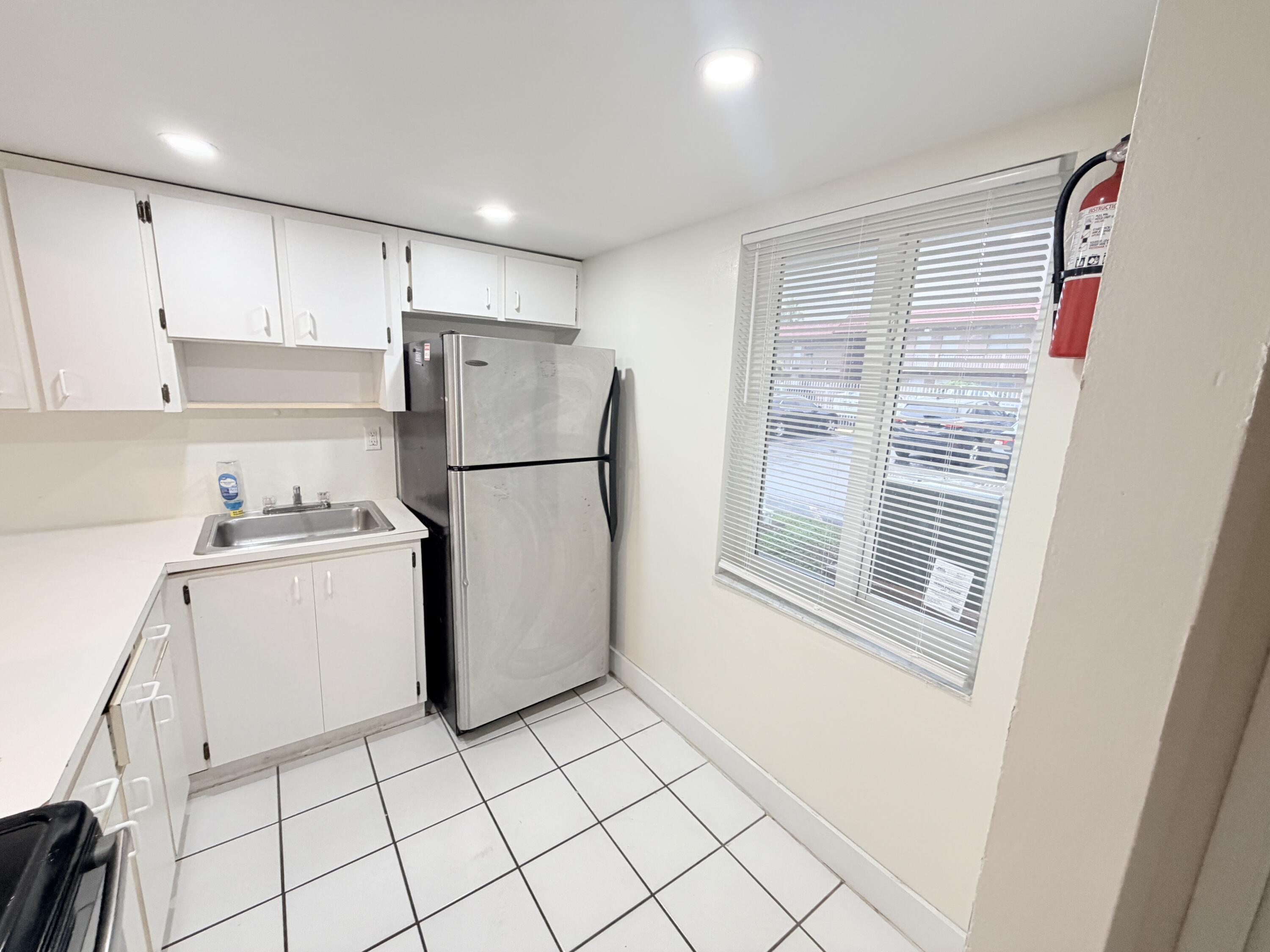 505 NW 177TH Street 131, Miami Gardens, FL 33169, Miami Gardens - Photo 3