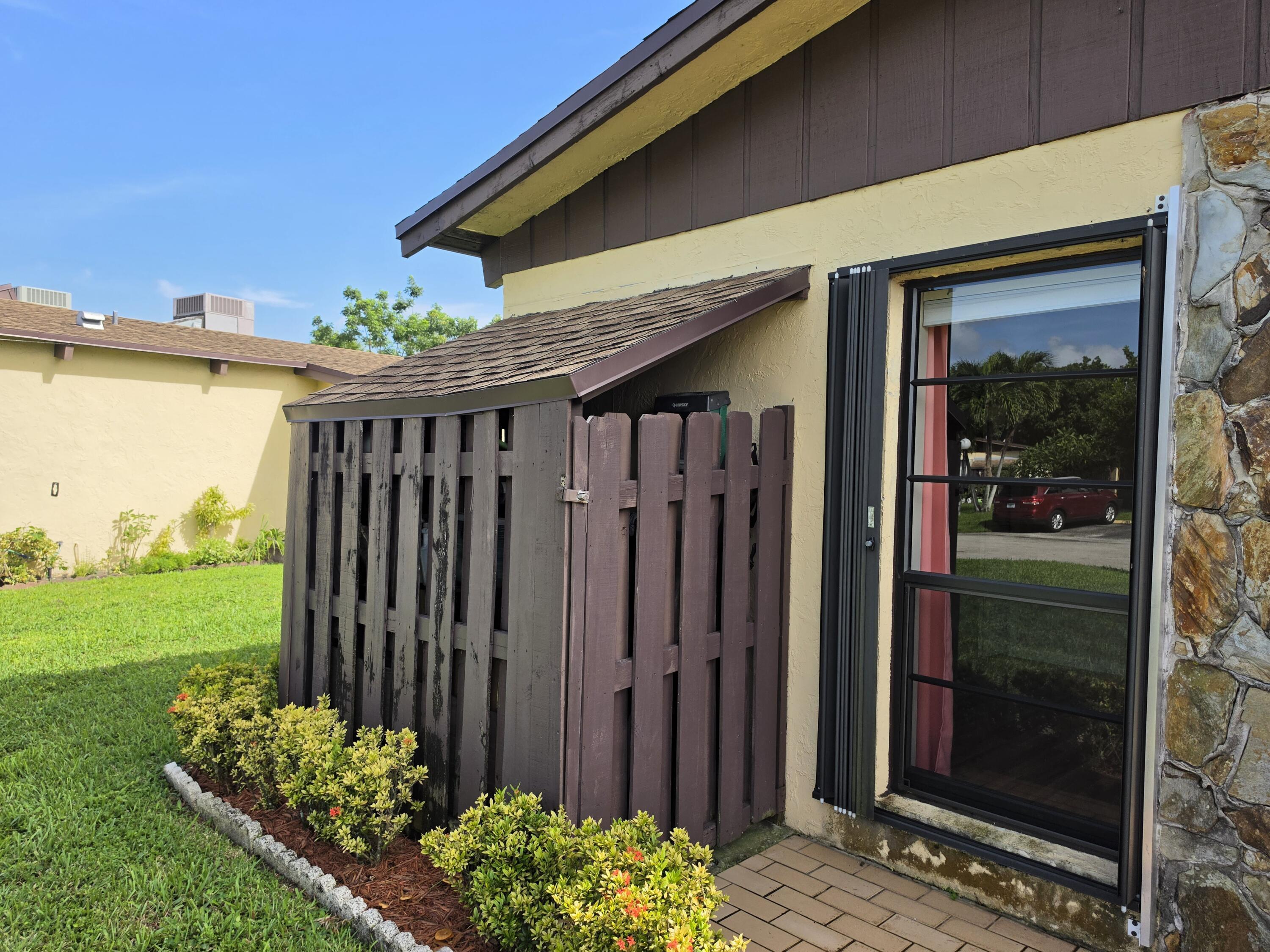 504 Briarwood Circle 1-54, Hollywood, FL 33024, Hollywood - Photo 3
