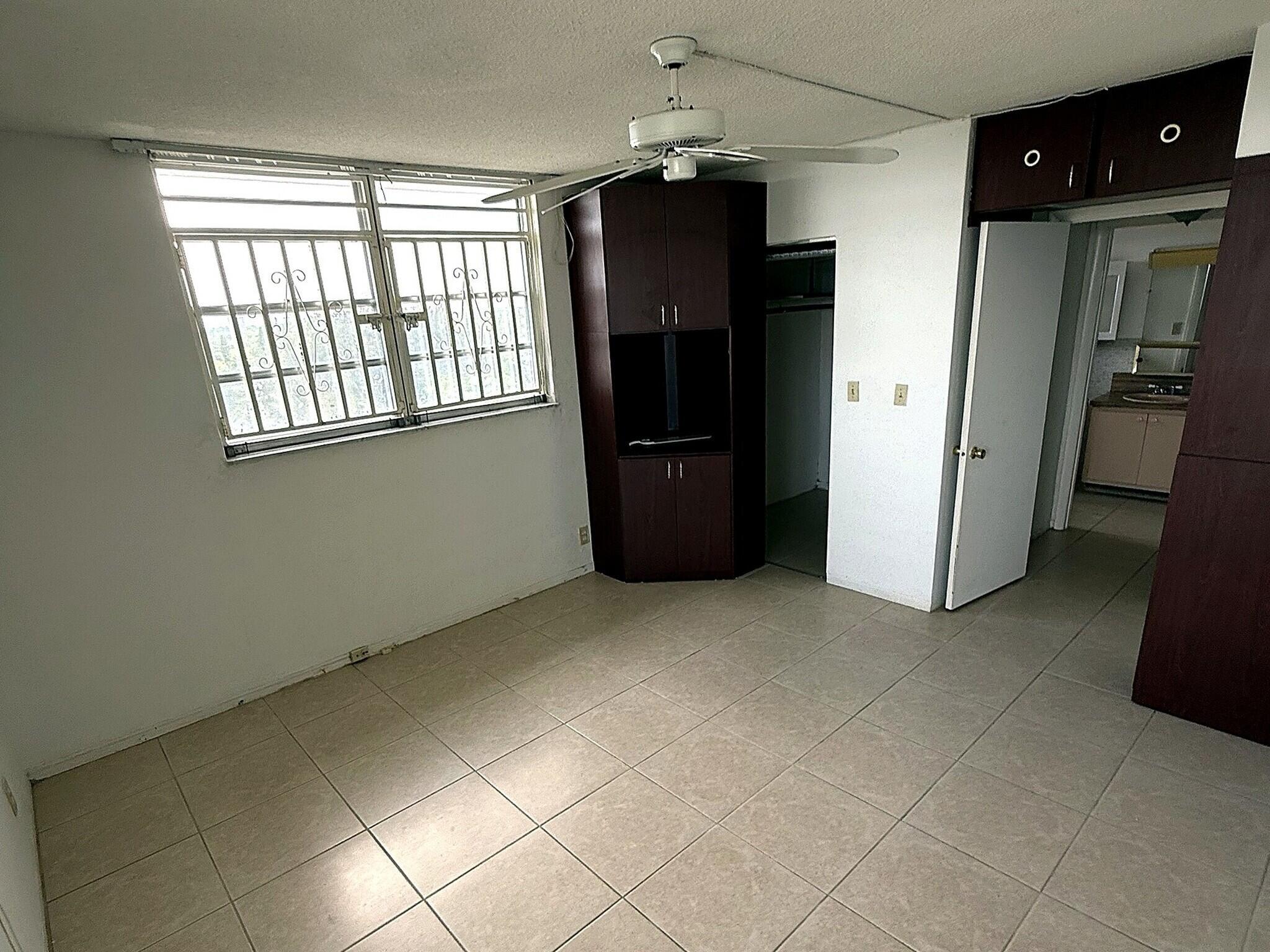 1401 NE Miami Gardens Drive 1096, Miami, FL 33179, Miami - Photo 4