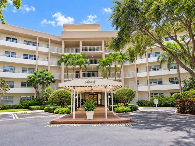 3800 Oaks Clubhouse Drive Unit 211, Pompano Beach, FL 33069, Pompano Beach - Photo 2