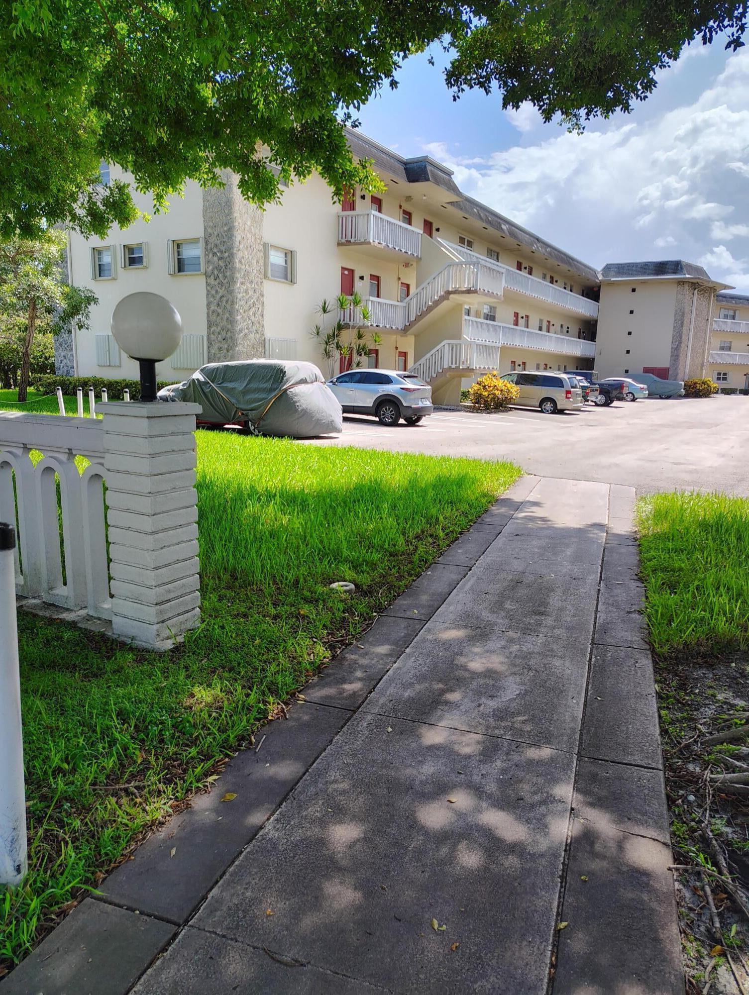 4341 NW 16th Street Apt 211, Lauderhill, FL 33313, Lauderhill - Photo 3