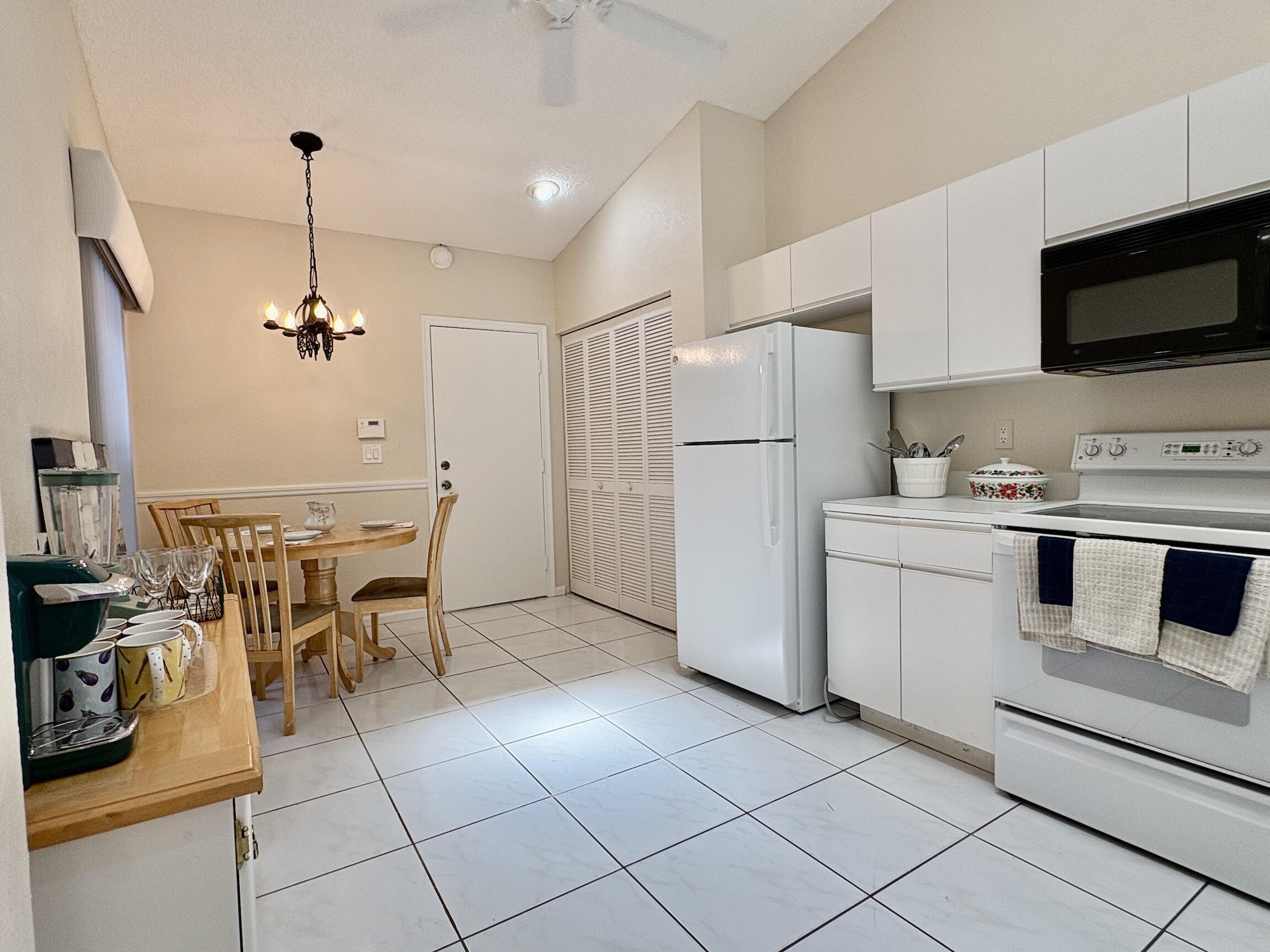 7702 MAJESTIC PALM Drive, Boynton Beach, FL 33437, Boynton Beach - Photo 5