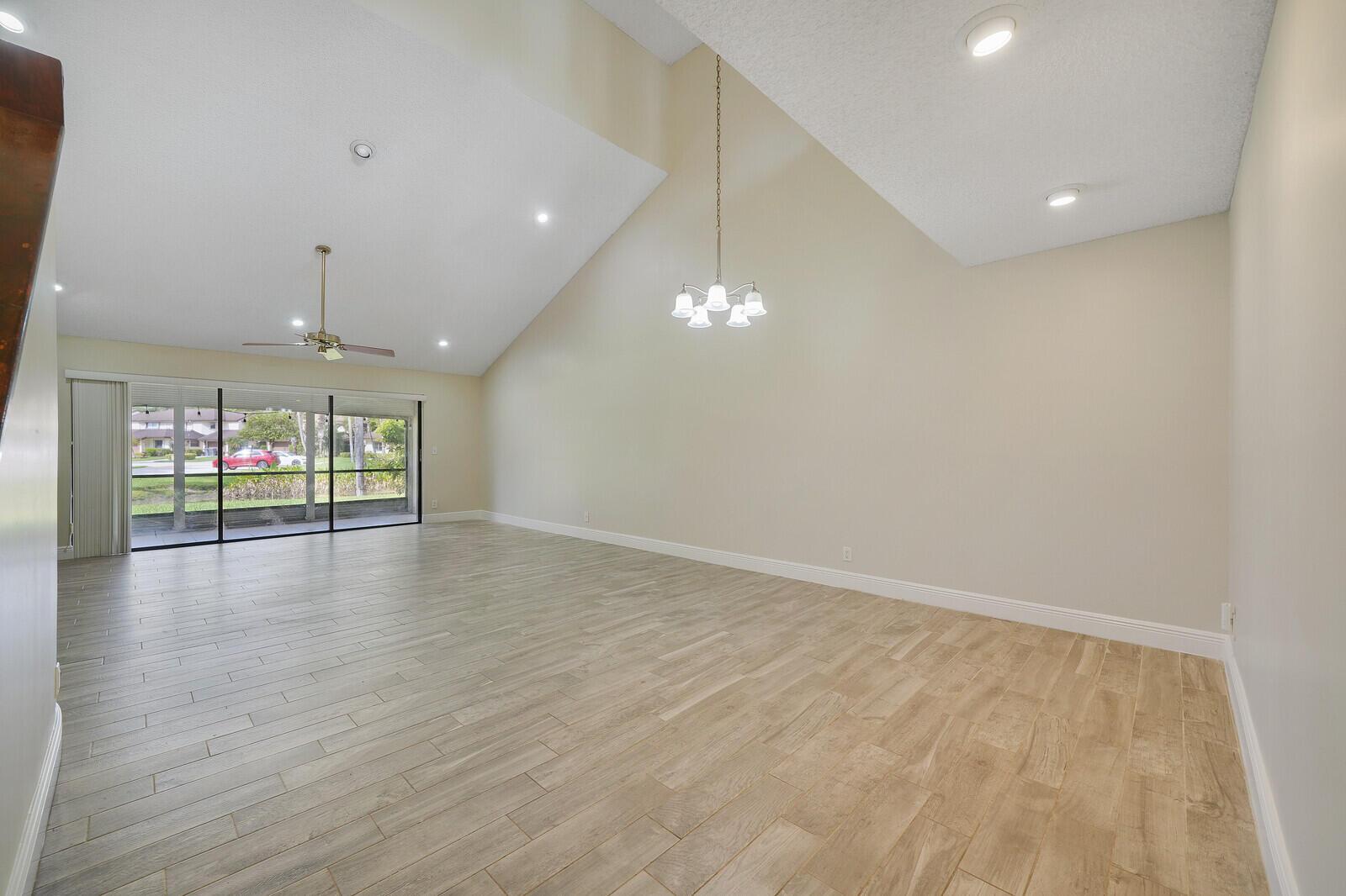 20847 BOCA RIDGE Drive N, Boca Raton, FL 33428, Boca Raton - Photo 4