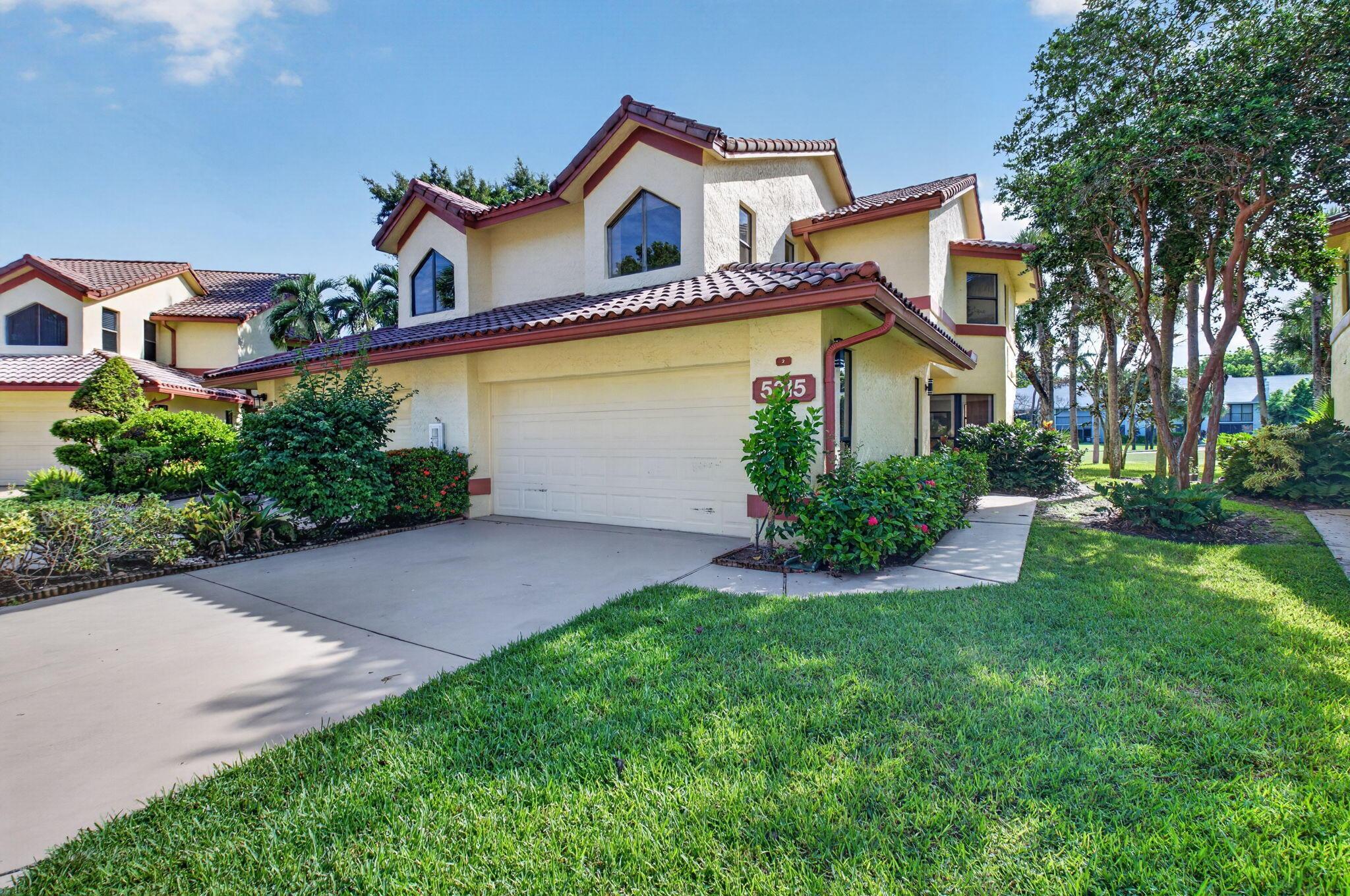 5315 10TH FAIRWAY Drive 2, Delray Beach, FL 33484, Delray Beach - Photo 2