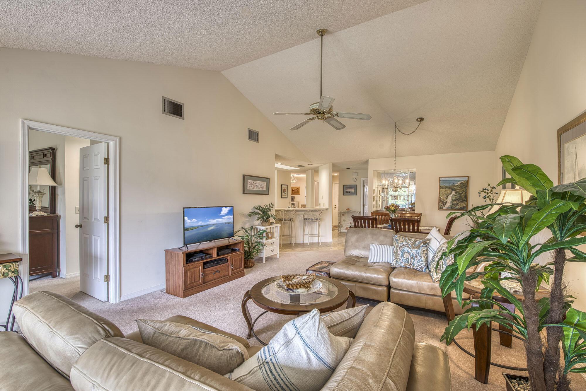 6275 SE Charleston Place B203, Hobe Sound, FL 33455, Hobe Sound