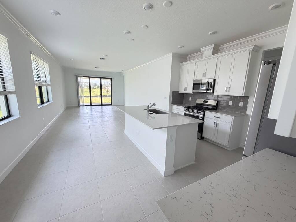 10676 NW Wilgrove Lane, Port St. Lucie, FL 34987, Port St. Lucie - Photo 2