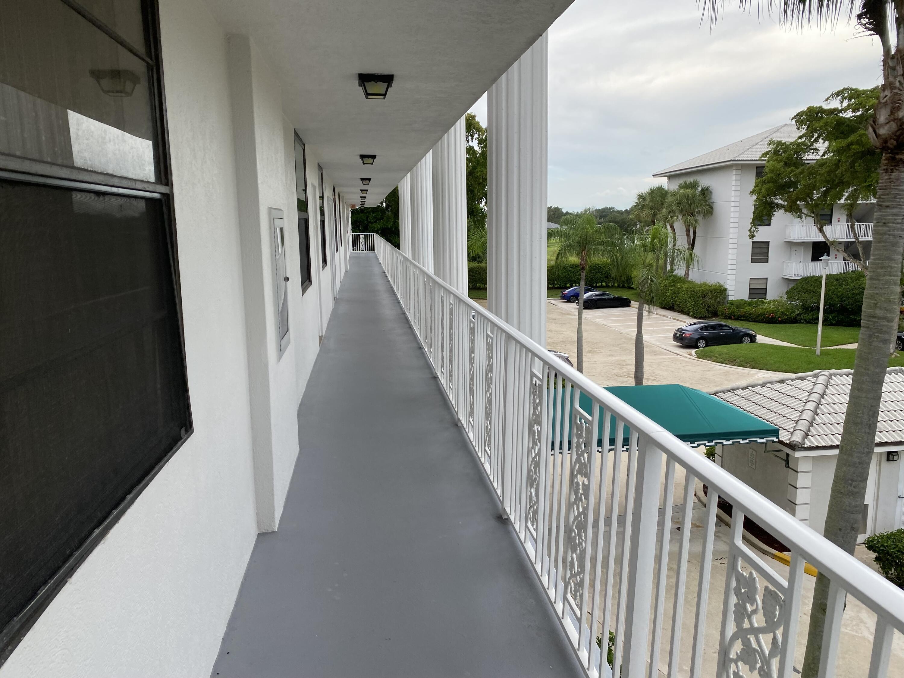 3500 WHITEHALL Drive 302, West Palm Beach, FL 33401, West Palm Beach - Photo 2
