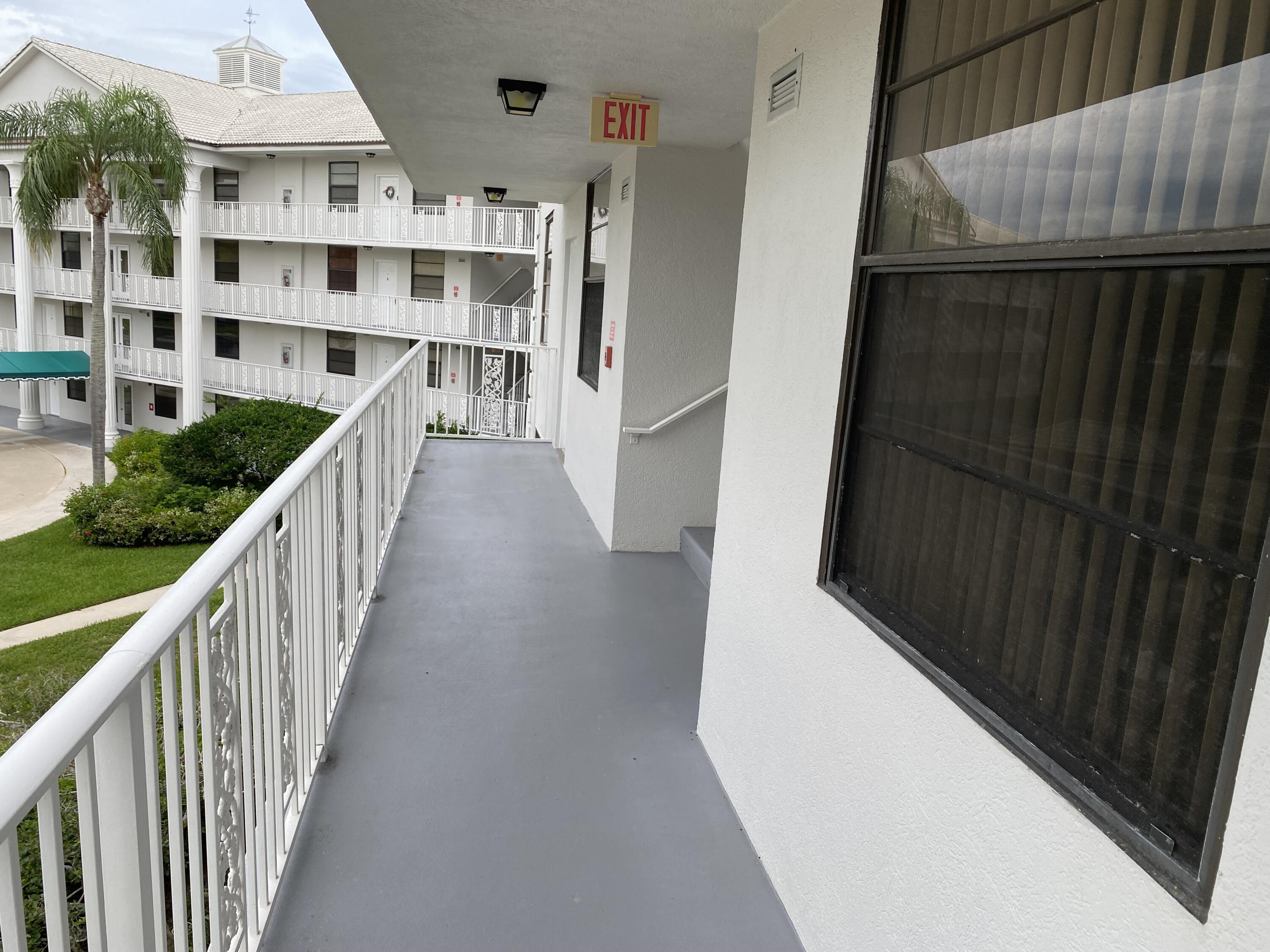 3500 WHITEHALL Drive 302, West Palm Beach, FL 33401, West Palm Beach - Photo 3