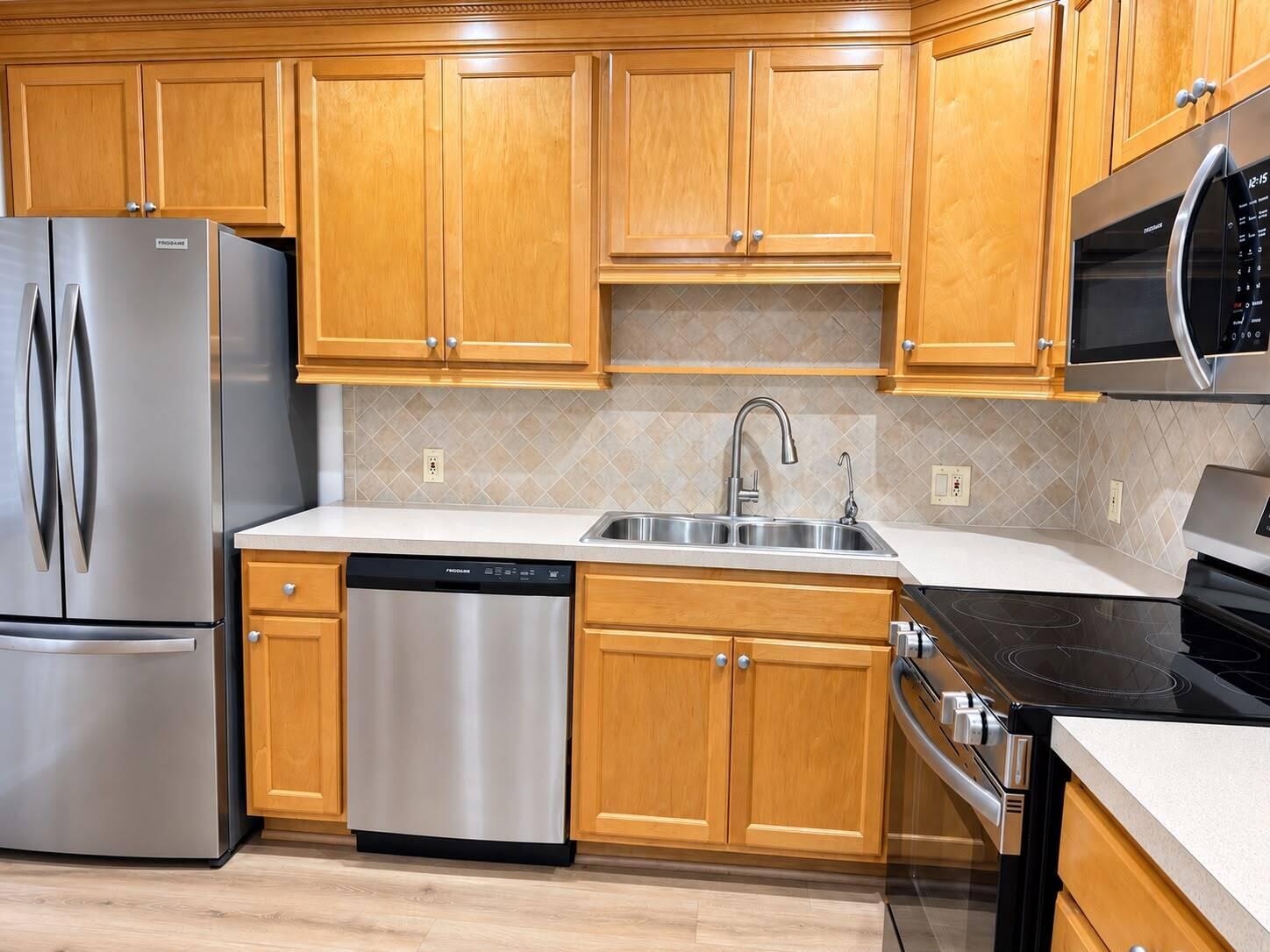 4242 DESTE Court 201, Lake Worth, FL 33467, Lake Worth - Photo 2
