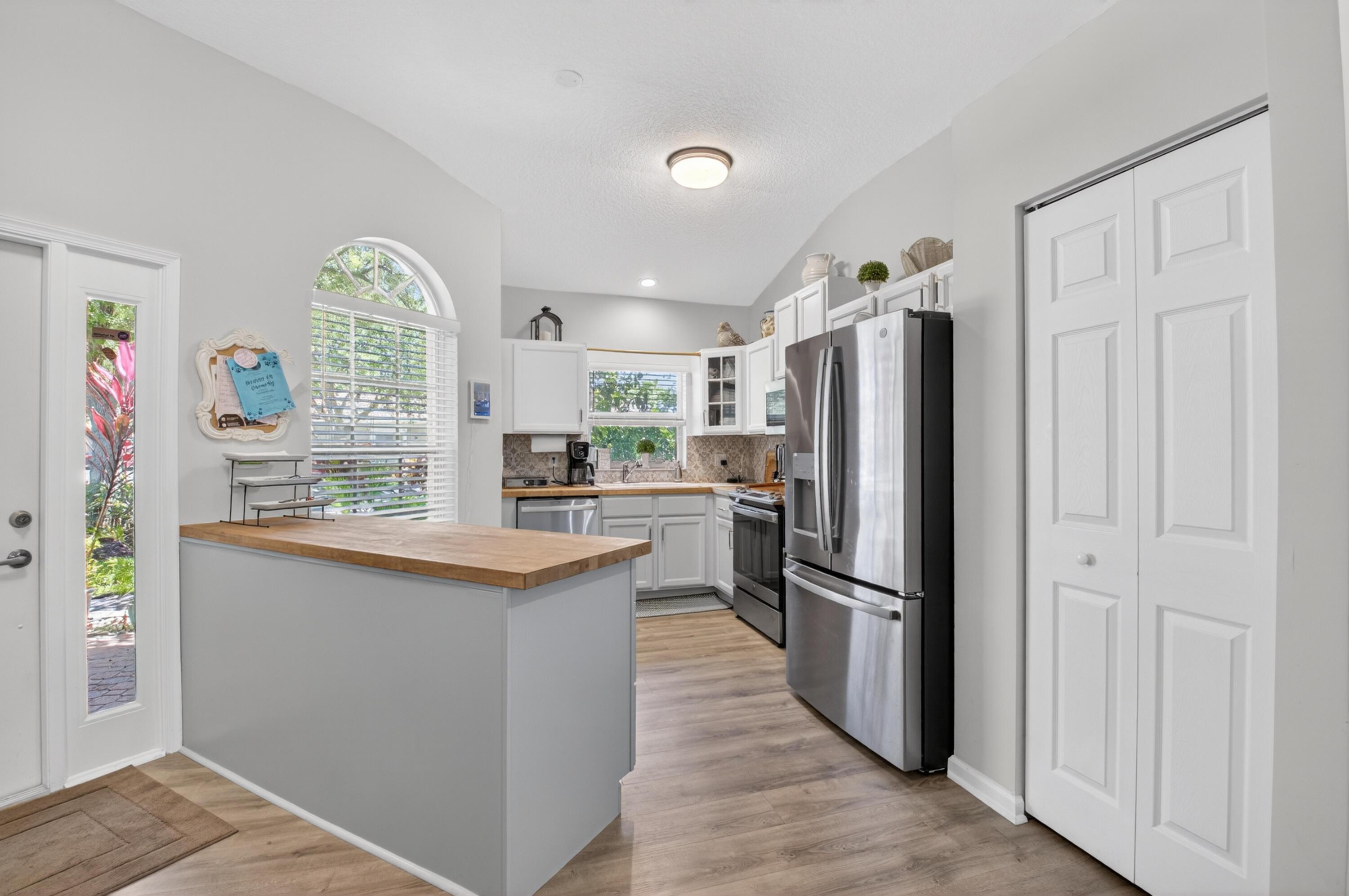 8446 VIA SERENA, Boca Raton, FL 33433, Boca Raton - Photo 3