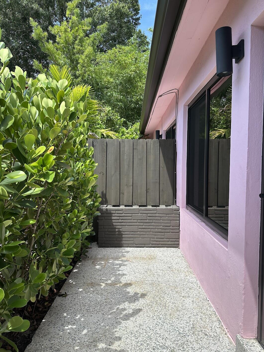 1117 NE 17TH, Fort Lauderdale, FL 33304, Fort Lauderdale - Photo 2