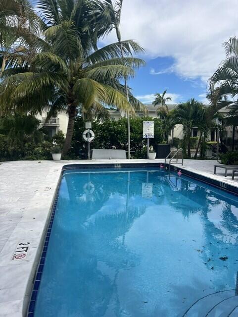 643 Kensington Place 643, Wilton Manors, FL 33305, Wilton Manors - Photo 5