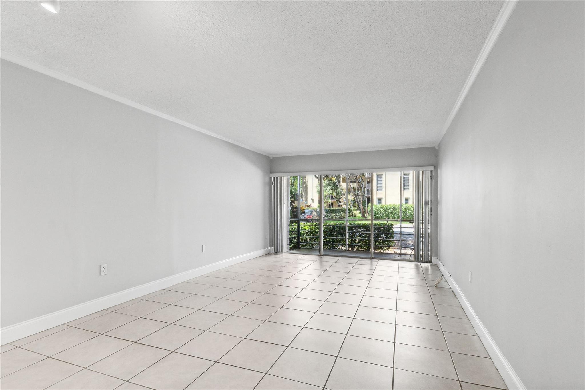 485 N Pine Island Road 105A, Plantation, FL 33324, Plantation - Photo 2