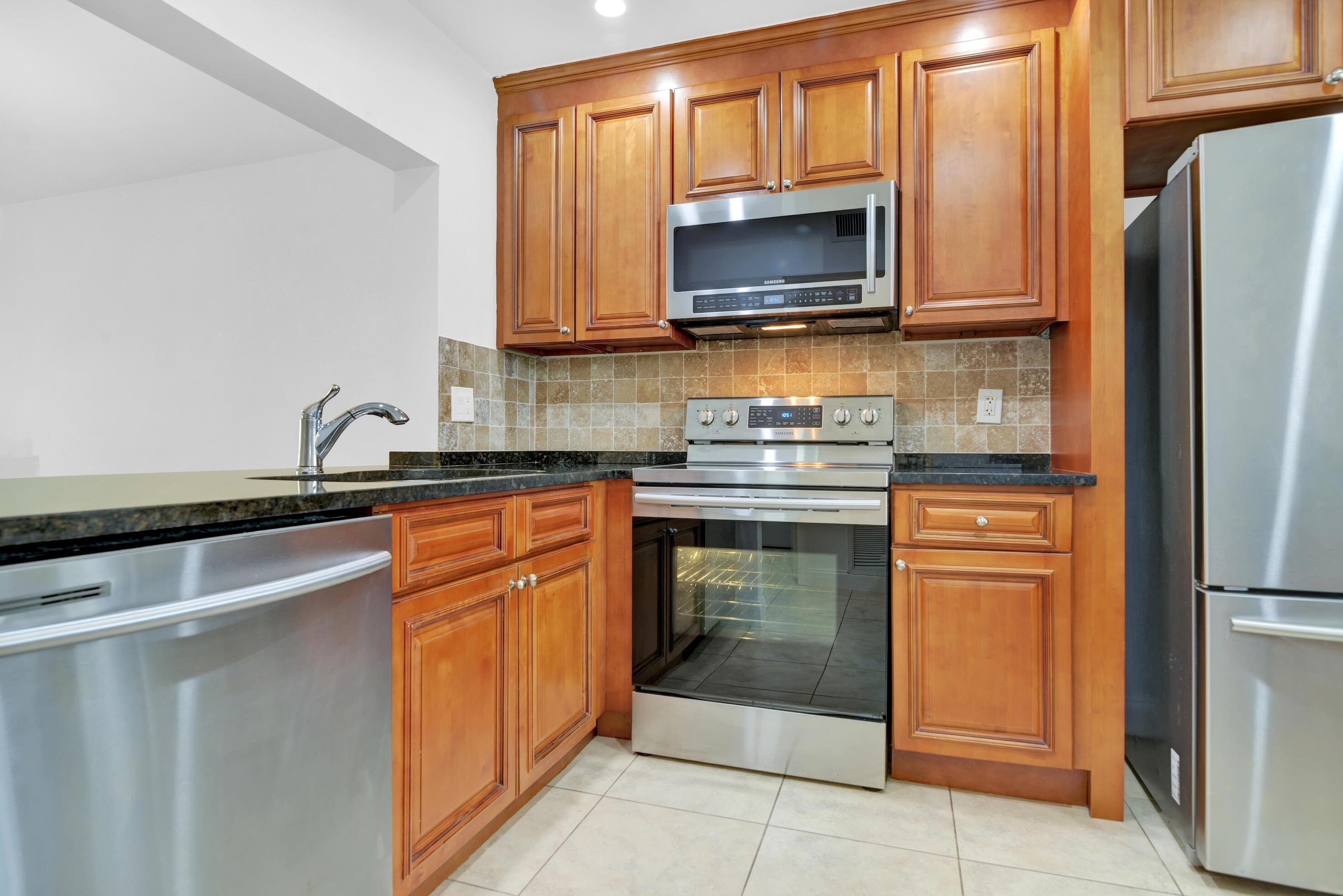 1252 S Military Trail 1421, Deerfield Beach, FL 33442, Deerfield Beach - Photo 5