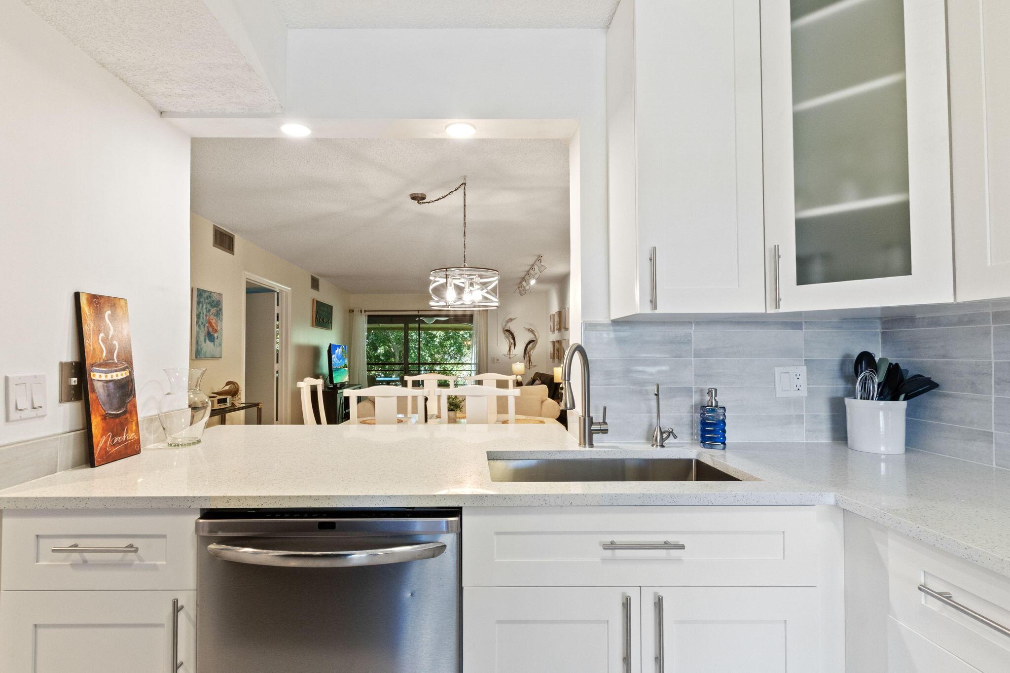 5380 CEDAR LAKE Drive 304, Boynton Beach, FL 33437, Boynton Beach - Photo 2