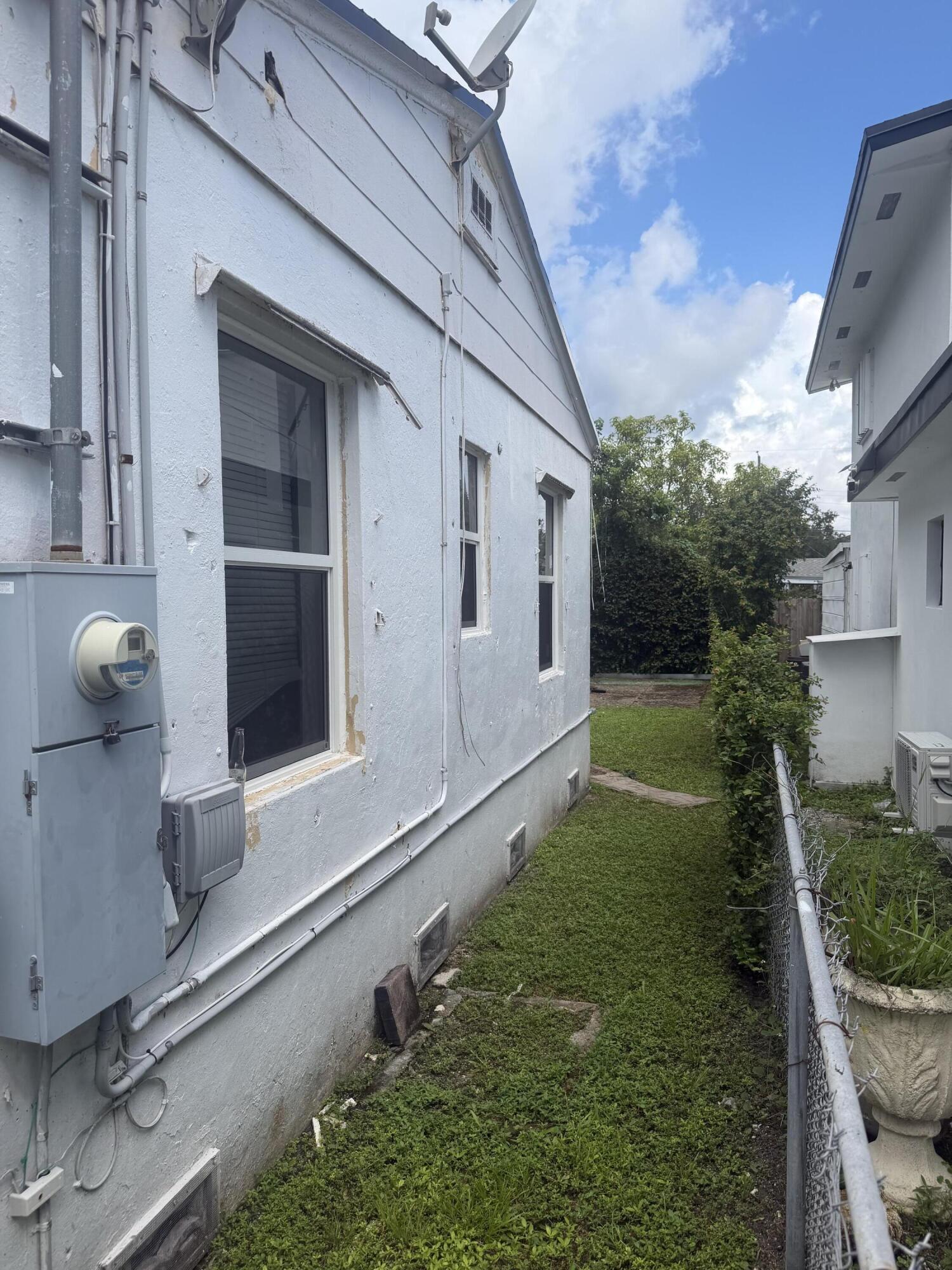 1419 NW 44TH Street 1, Miami, FL 33142, Miami - Photo 3