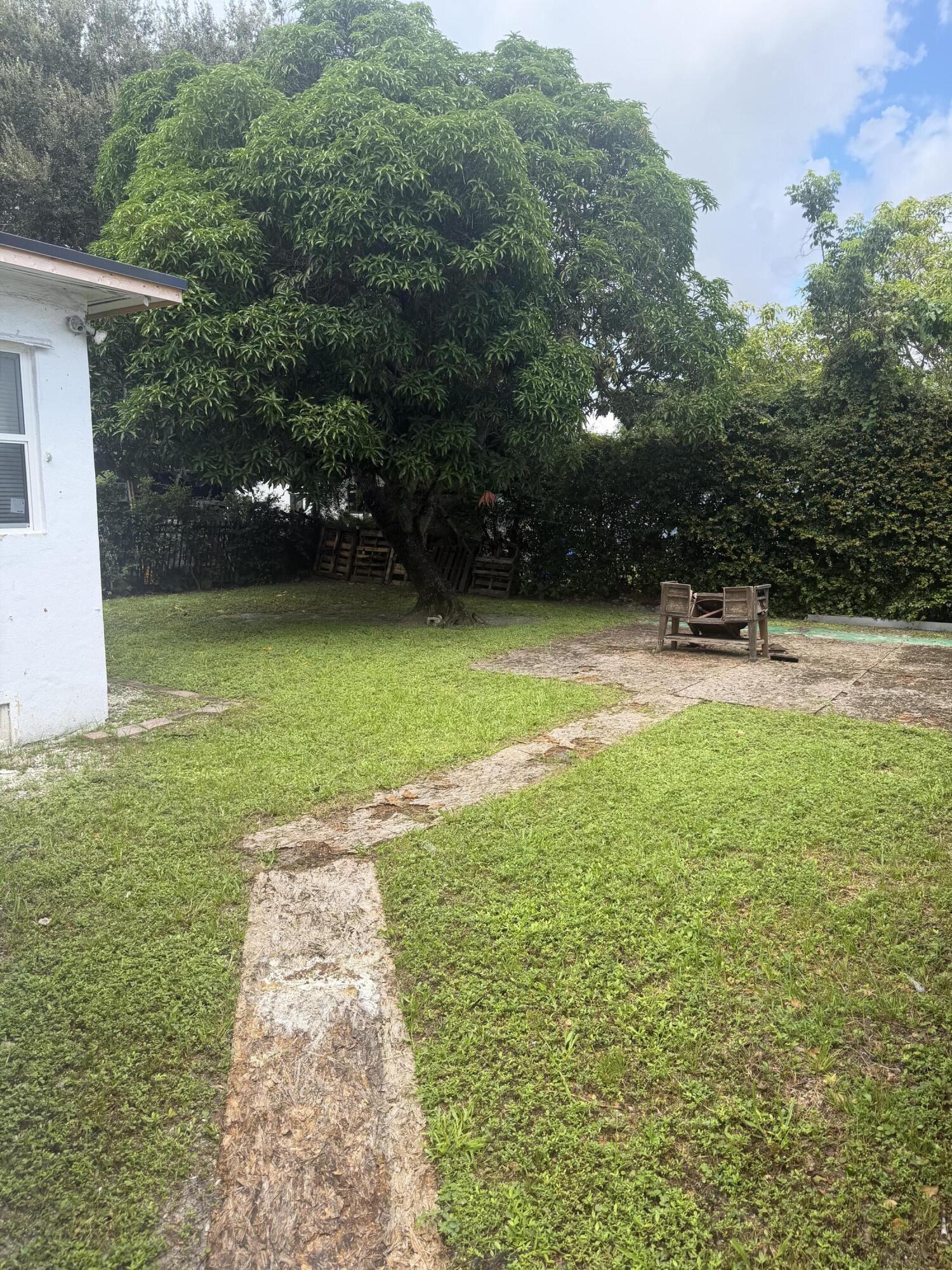 1419 NW 44TH Street 1, Miami, FL 33142, Miami - Photo 4