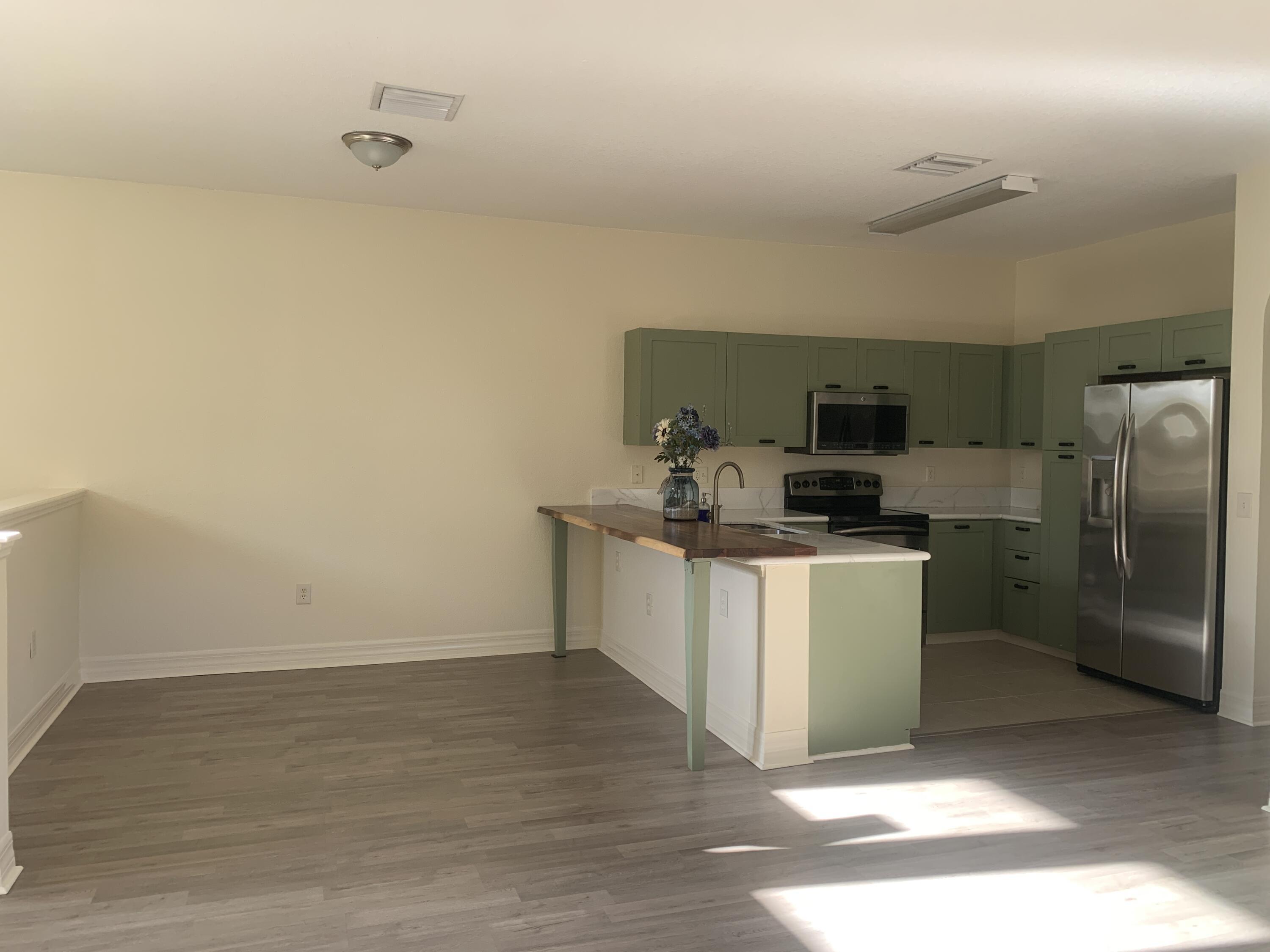 47 SE SEDONA Circle 202, Stuart, FL 34994, Stuart - Photo 5