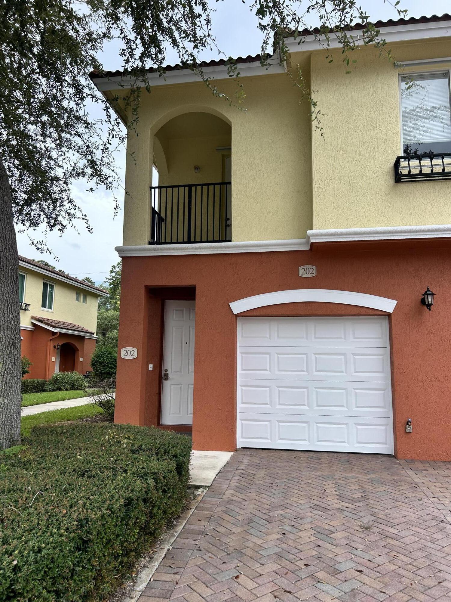 47 SE SEDONA Circle 202, Stuart, FL 34994, Stuart - Photo 2