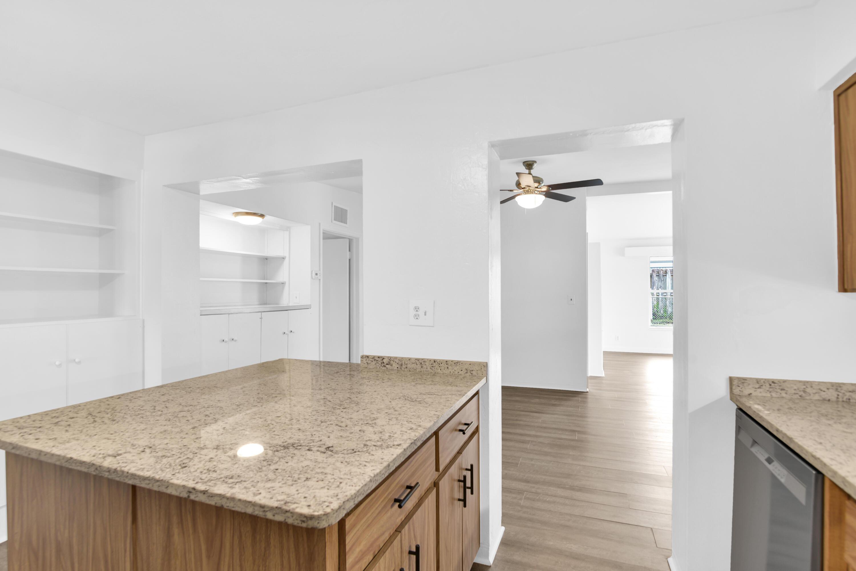8 NE 15TH Avenue, Pompano Beach, FL 33060, Pompano Beach - Photo 4