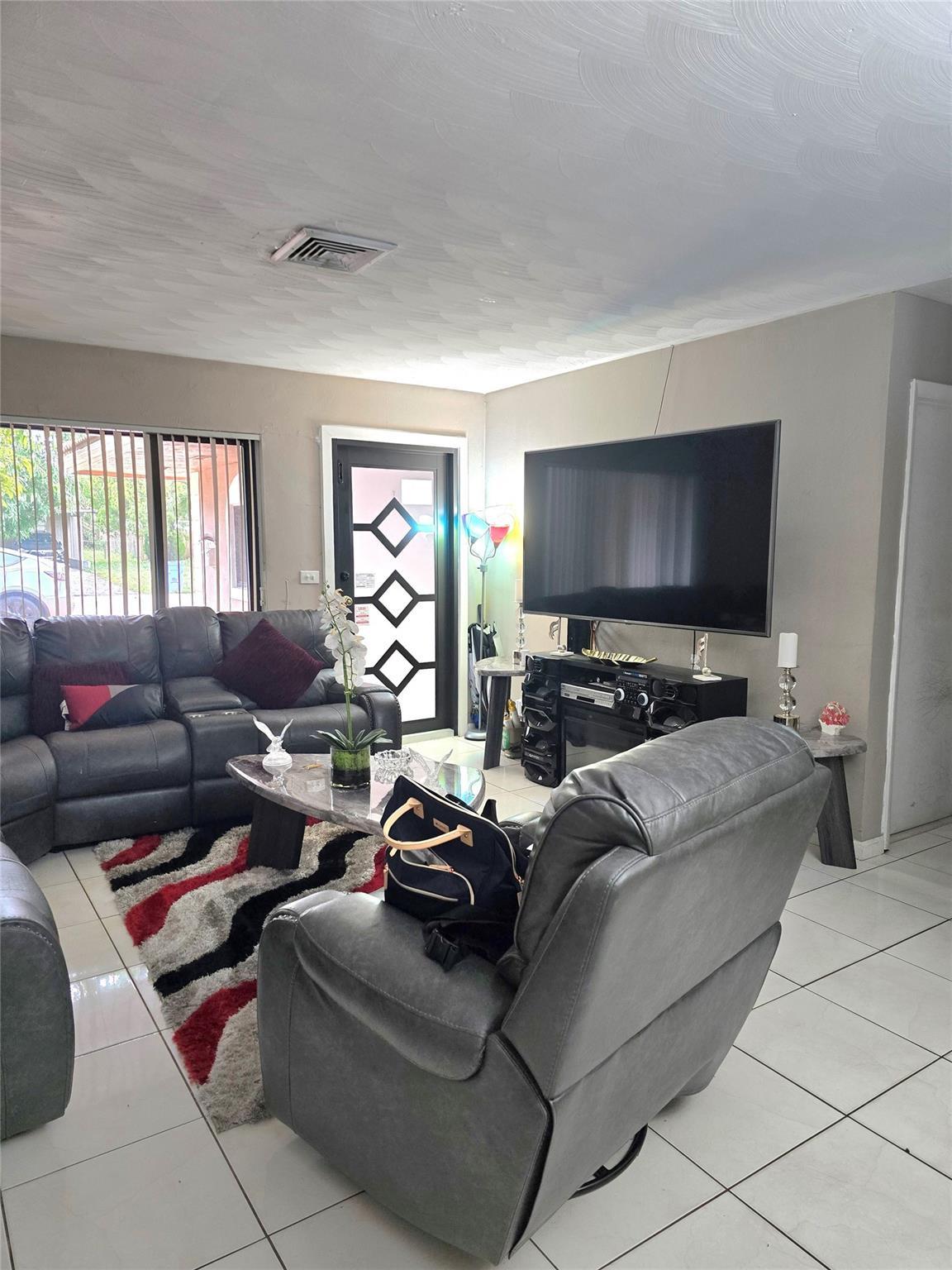 2420 N 59TH Terrace, Hollywood, FL 33021, Hollywood - Photo 3