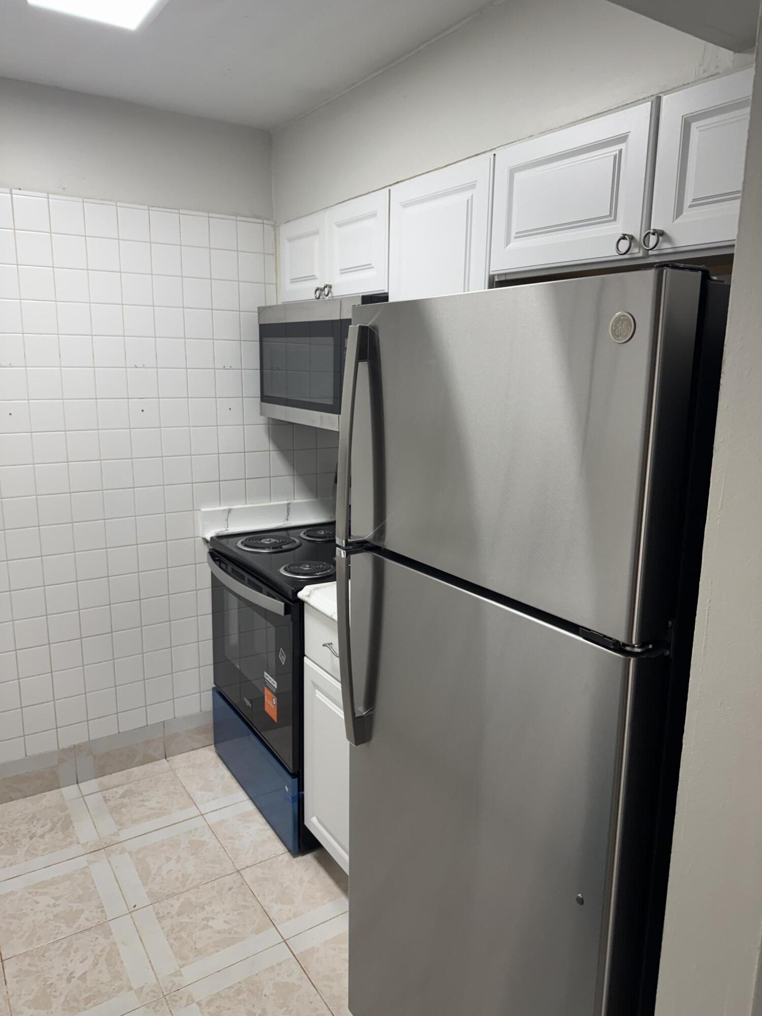 1758 Abbey Road 102, West Palm Beach, FL 33415, West Palm Beach - Photo 4