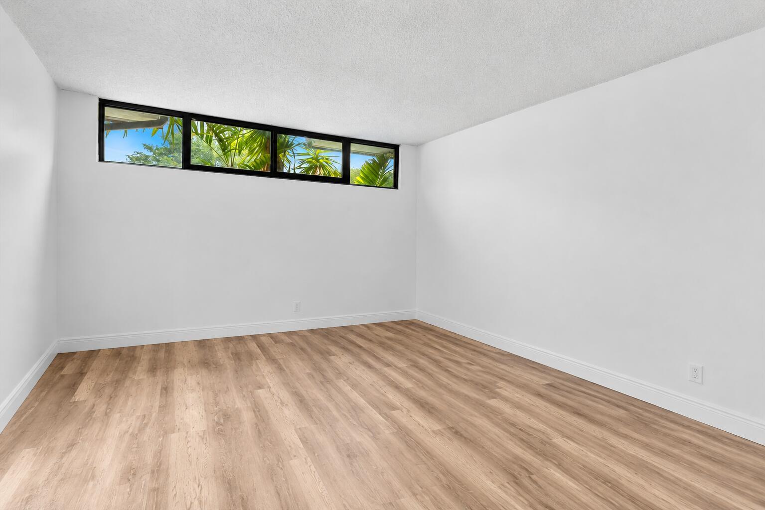 3750 Victoria Drive, West Palm Beach, FL 33406, West Palm Beach - Photo 4
