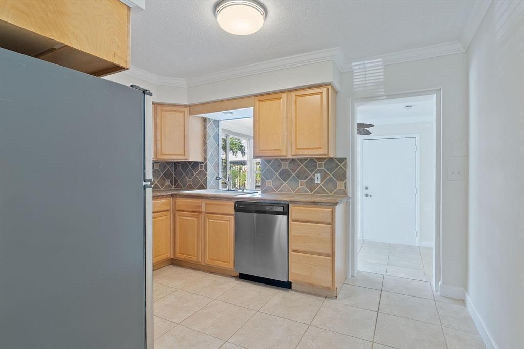 2317 NE 33RD, Fort Lauderdale, FL 33305, Fort Lauderdale - Photo 4