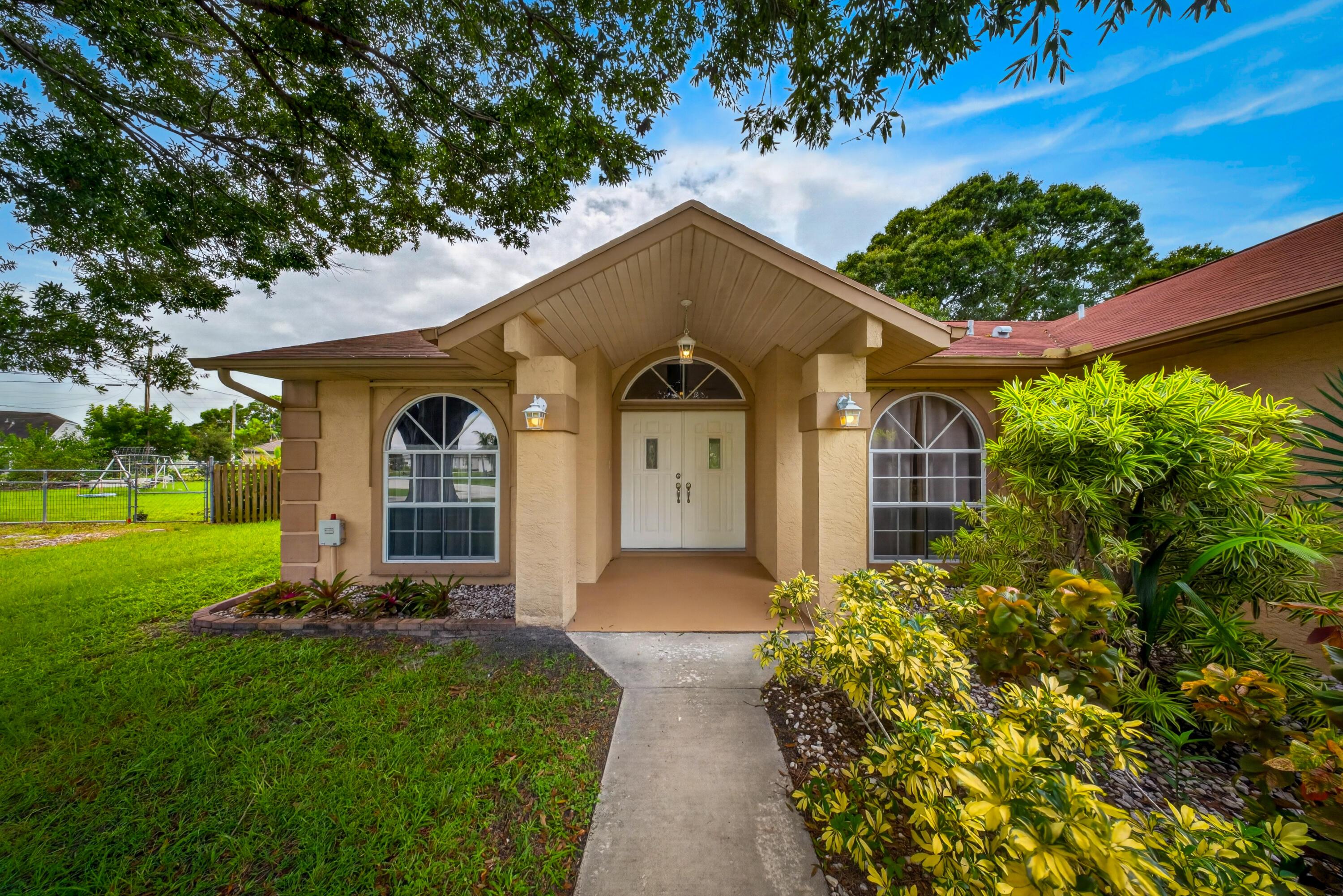 1957 SE DRANSON Circle, Port St. Lucie, FL 34952, Port St. Lucie - Photo 4