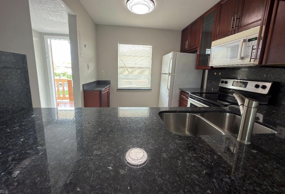 9272 SW 3rd Street 414, Boca Raton, FL 33428, Boca Raton - Photo 3