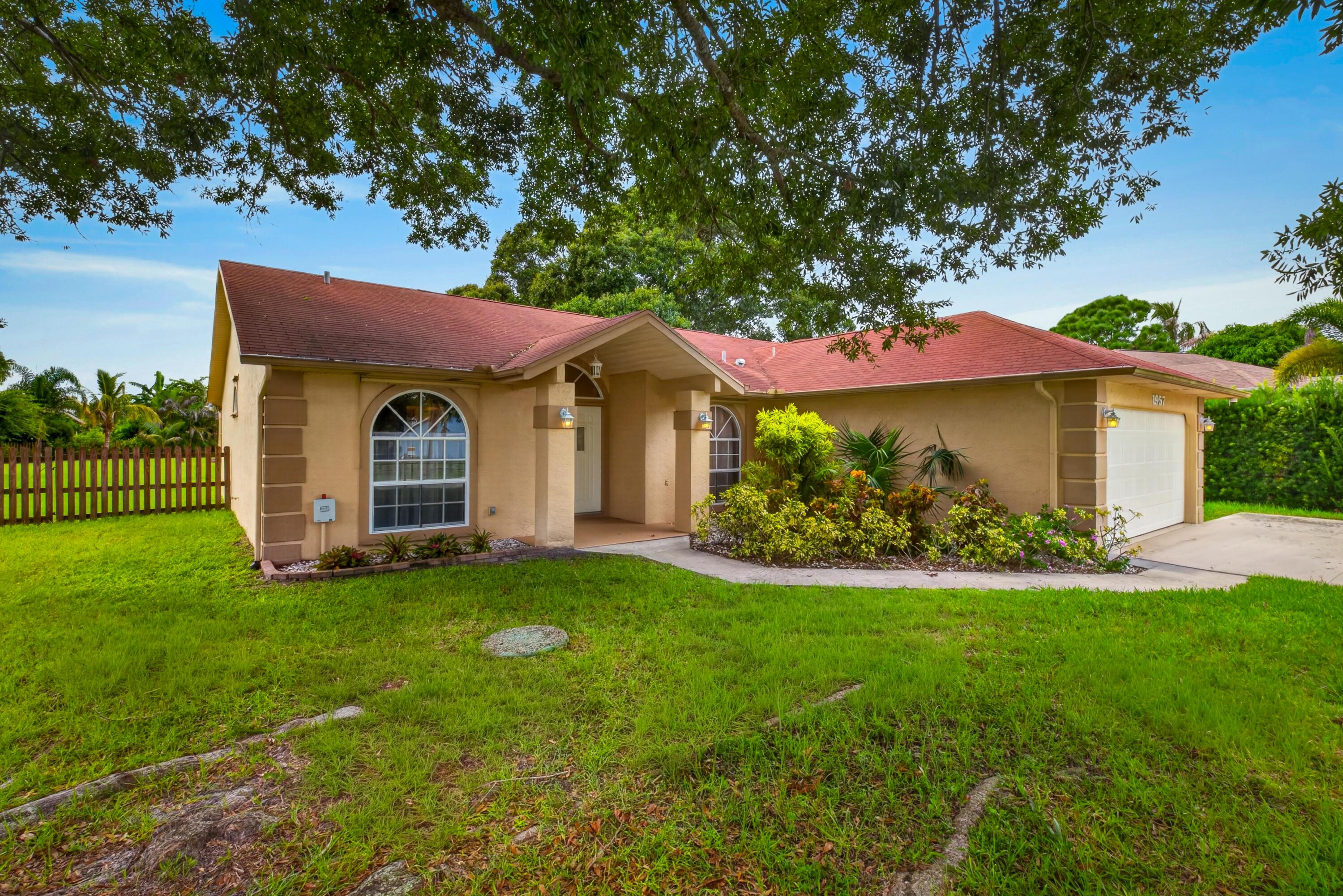 1957 SE DRANSON Circle, Port St. Lucie, FL 34952, Port St. Lucie - Photo 3