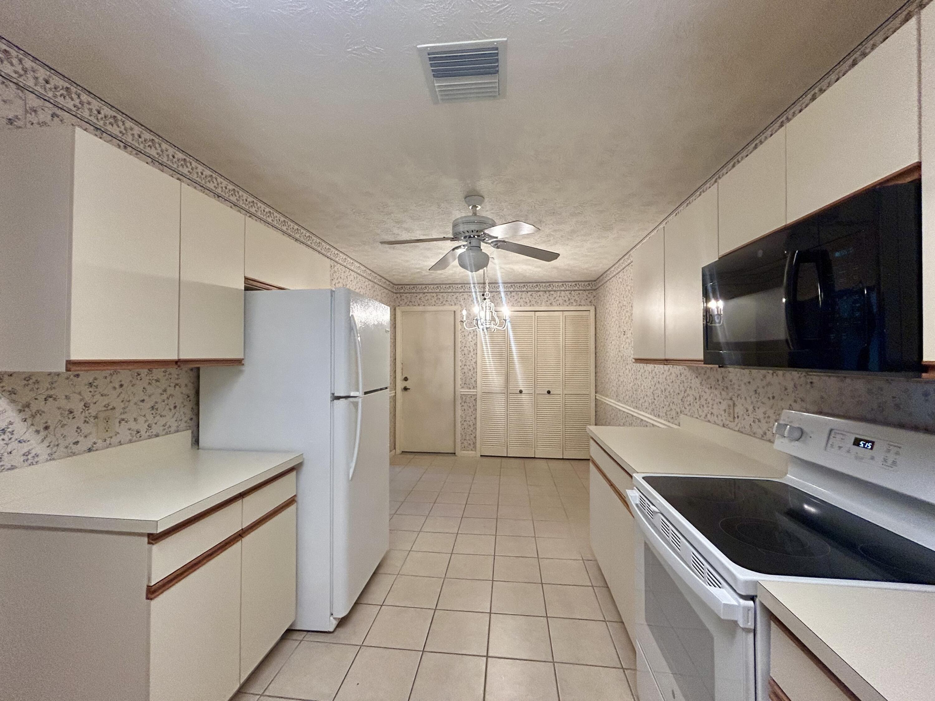 12849 SE BERWICK Court, Hobe Sound, FL 33455, Hobe Sound - Photo 3