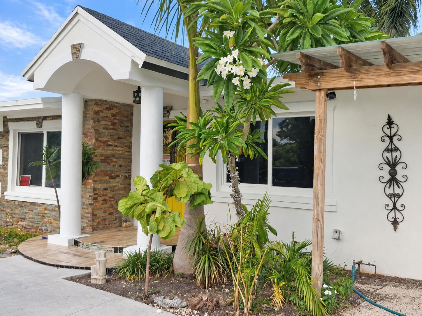 2574 NE 14TH Terrace, Pompano Beach, FL 33064, Pompano Beach - Photo 2