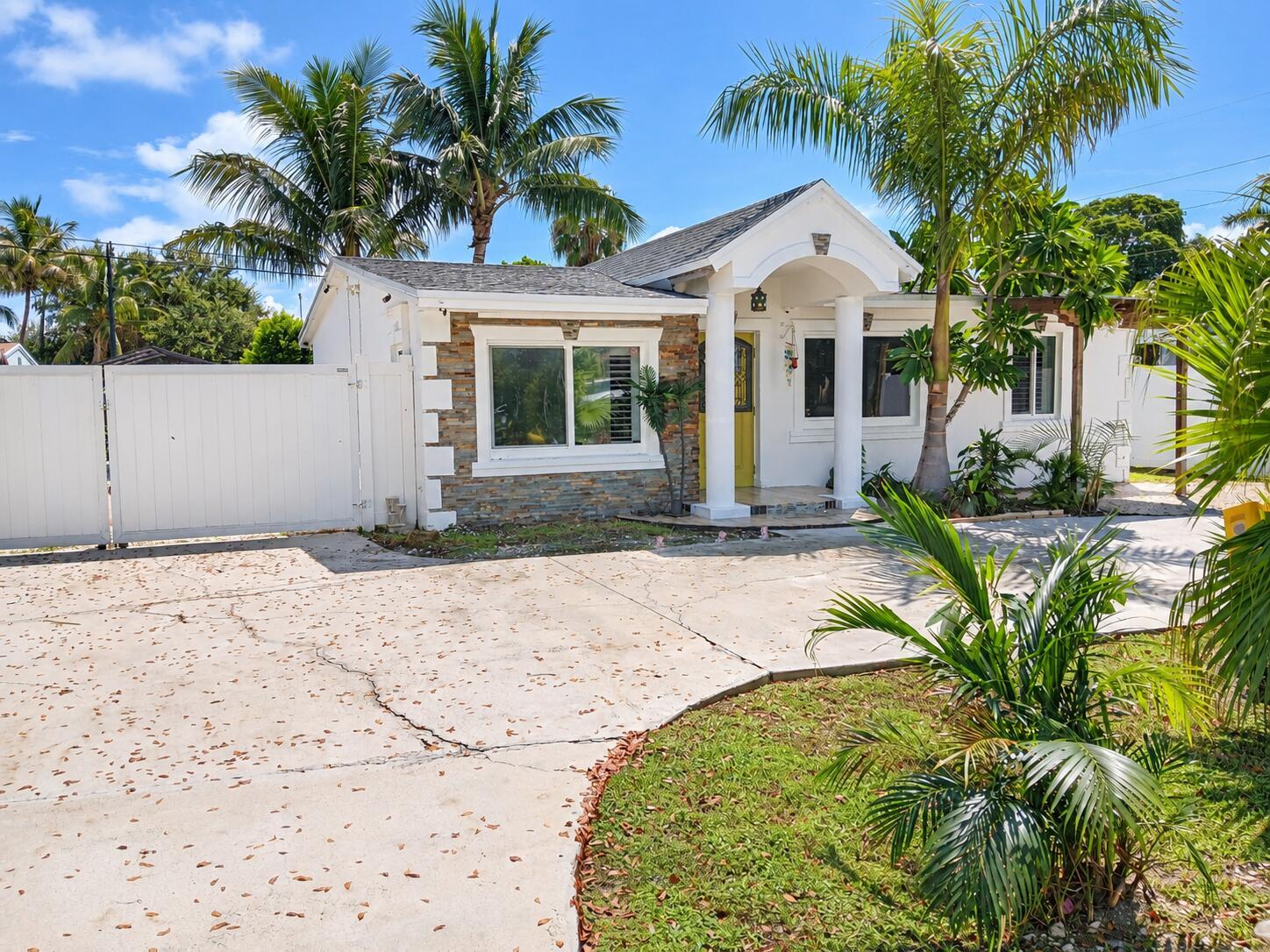 2574 NE 14TH Terrace, Pompano Beach, FL 33064, Pompano Beach - Photo 5