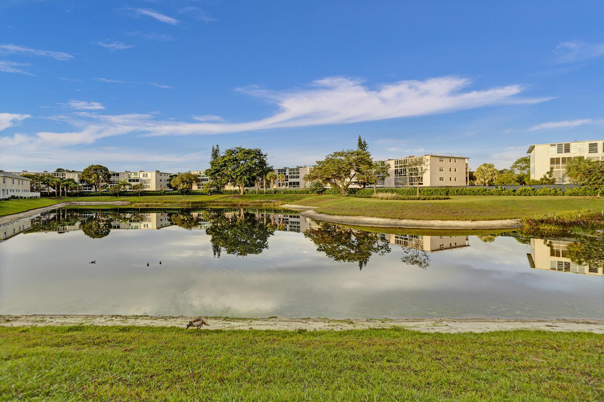 585 SANDERLING Circle, Deerfield Beach, FL 33442, Deerfield Beach - Photo 2