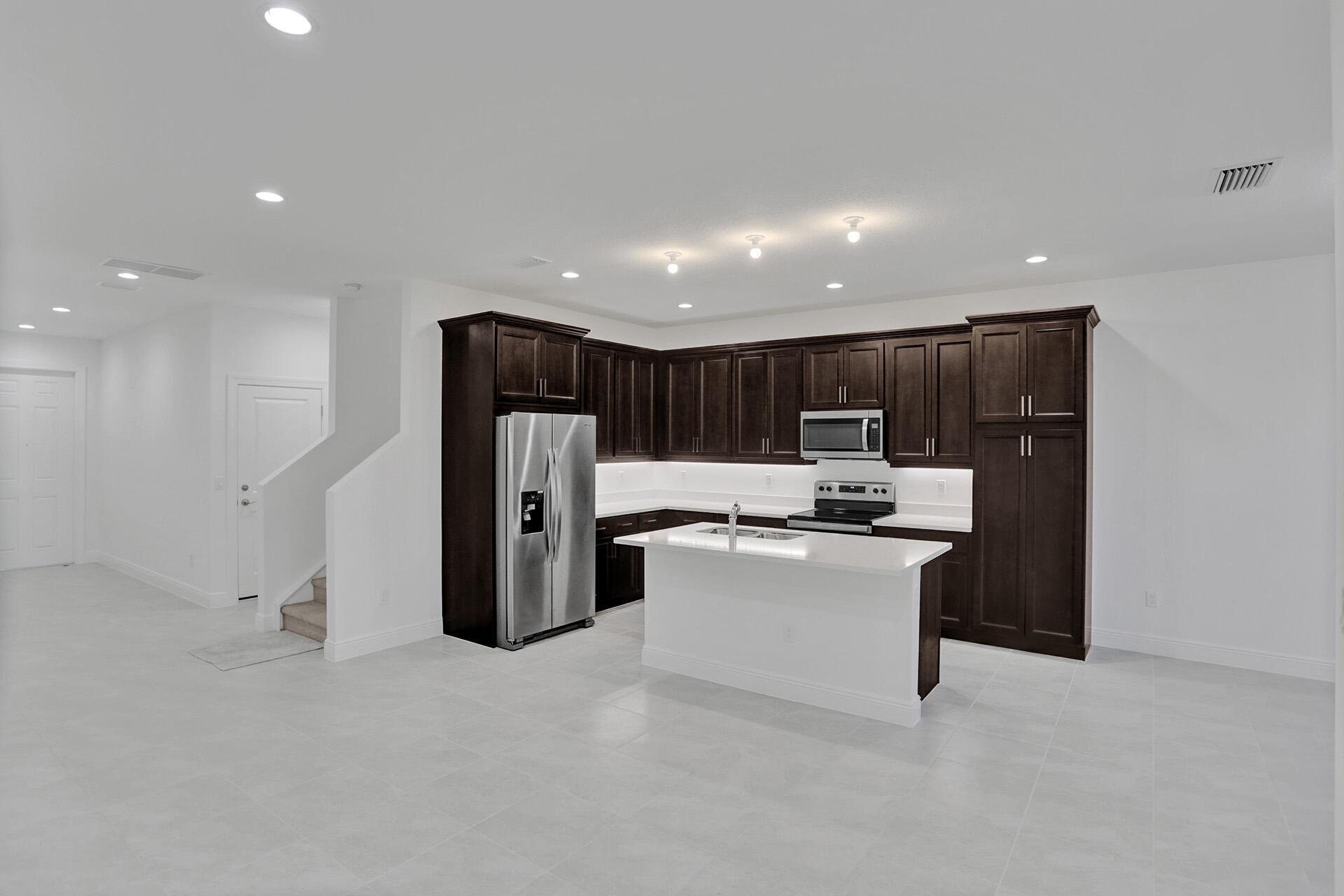 585 SANDERLING Circle, Deerfield Beach, FL 33442, Deerfield Beach - Photo 5