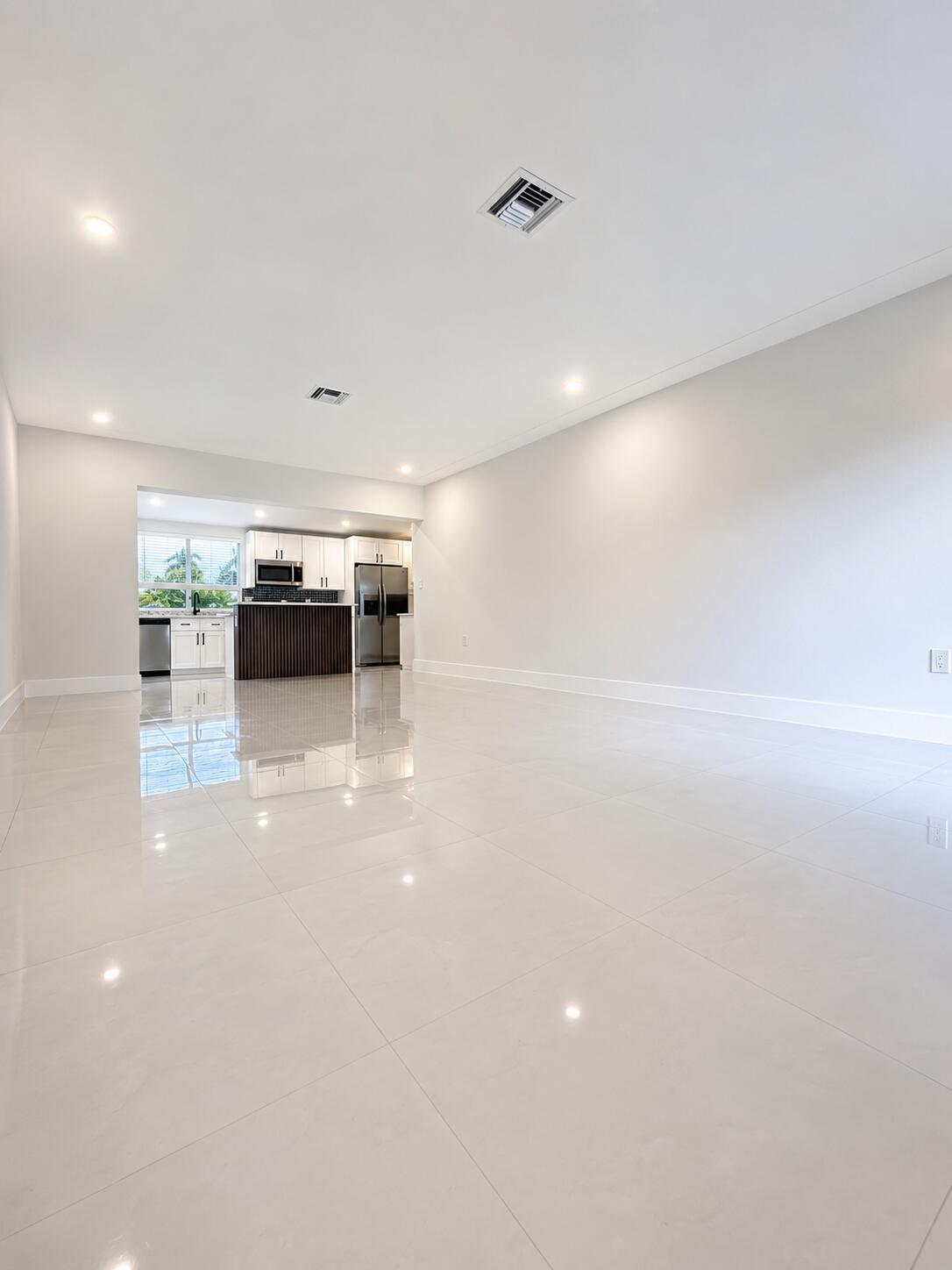 345 PINEHURST Road, Palm Springs, FL 33461, Palm Springs - Photo 2