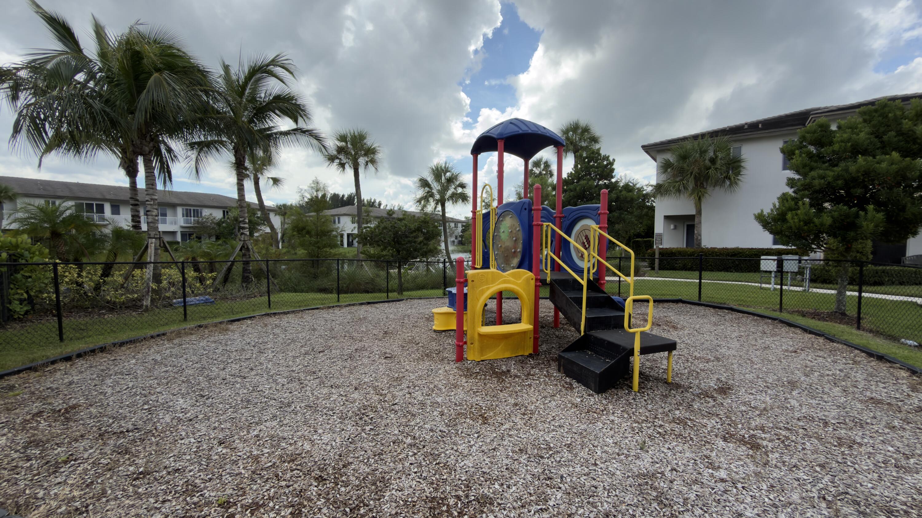 761 PIONEER Way, Royal Palm Beach, FL 33411, Royal Palm Beach - Photo 4