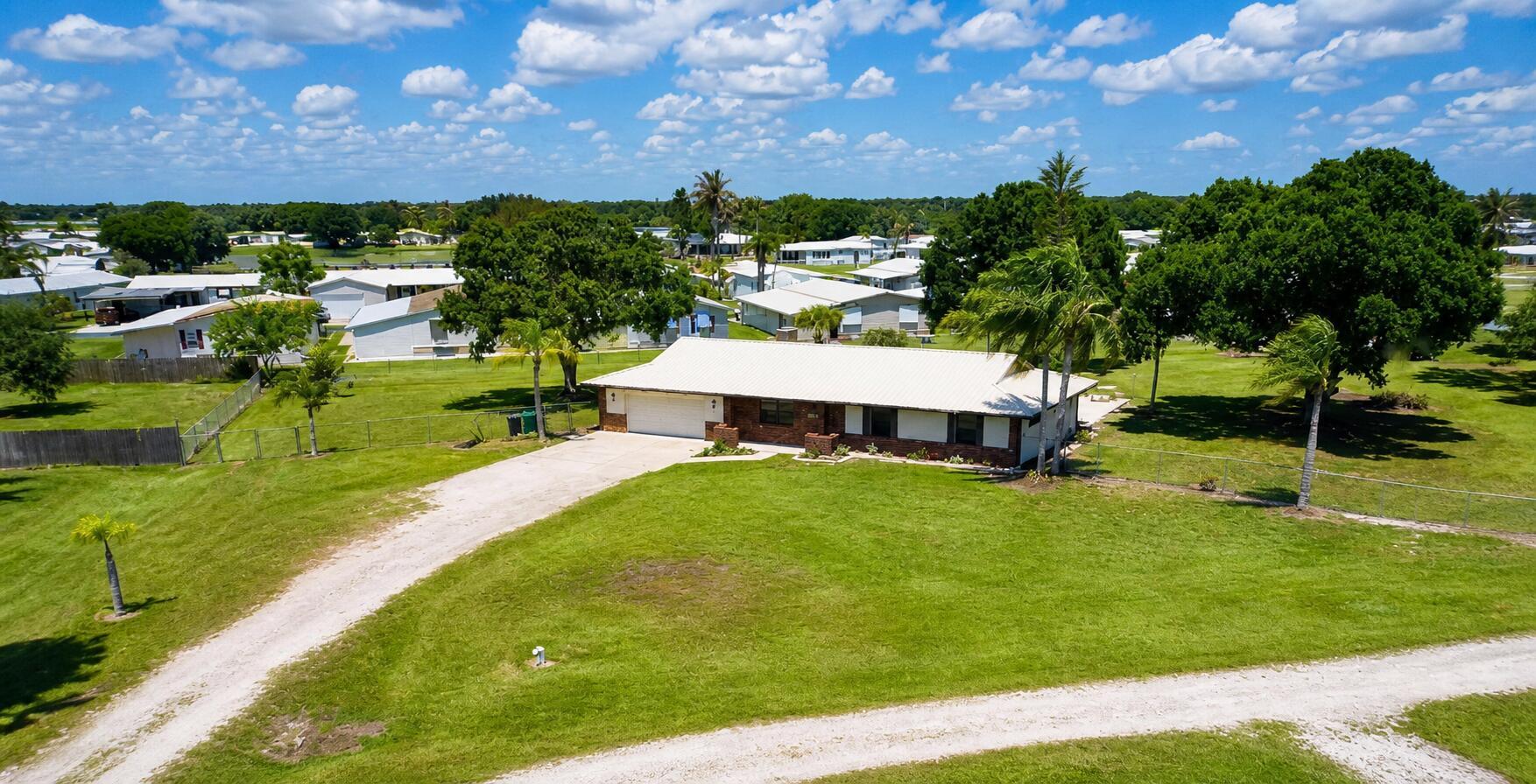 3856 SW 11TH Avenue, Okeechobee, FL 34974, Okeechobee - Photo 2