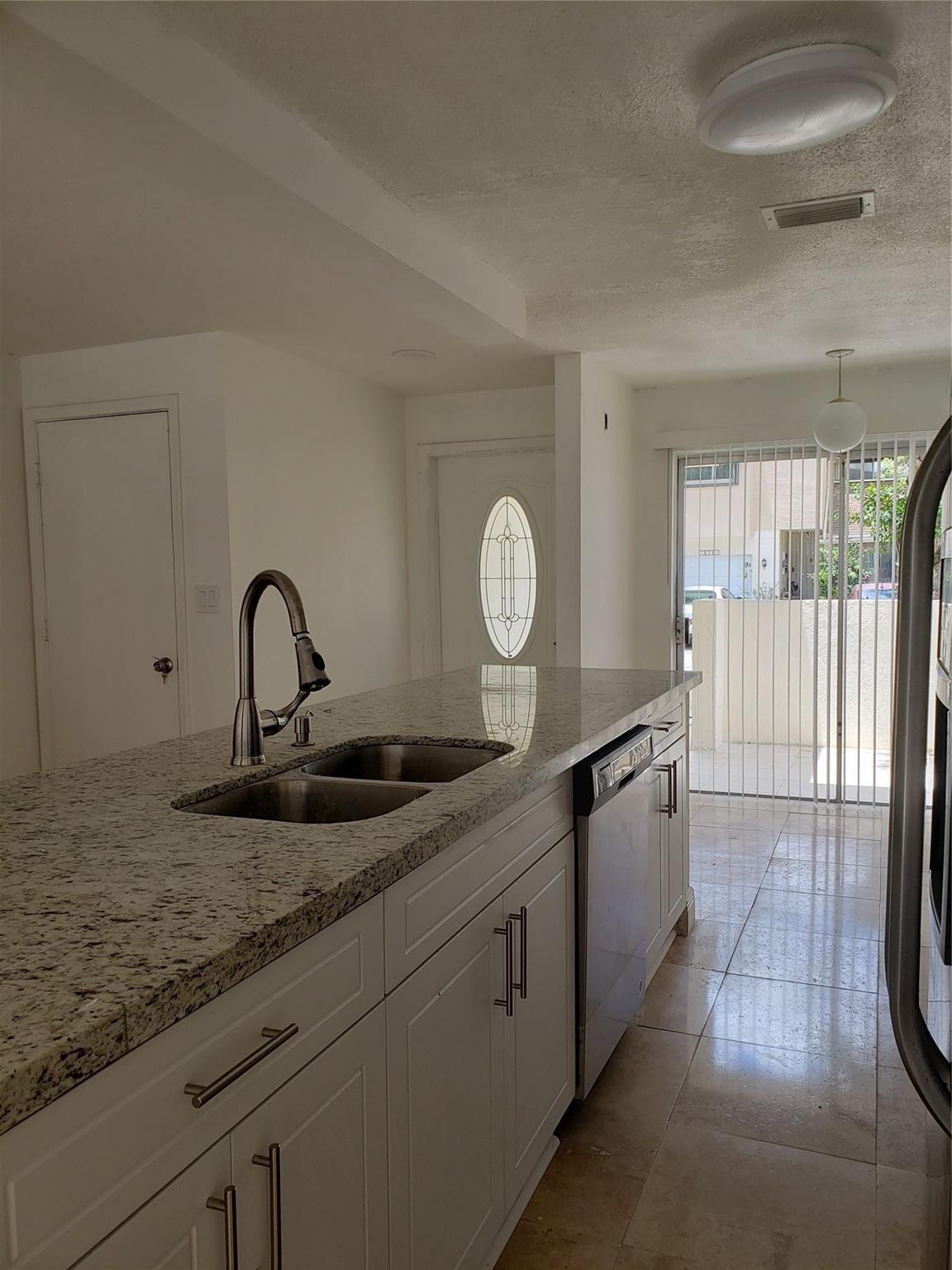 851 NW 81ST Terrace 8, Plantation, FL 33324, Plantation - Photo 5