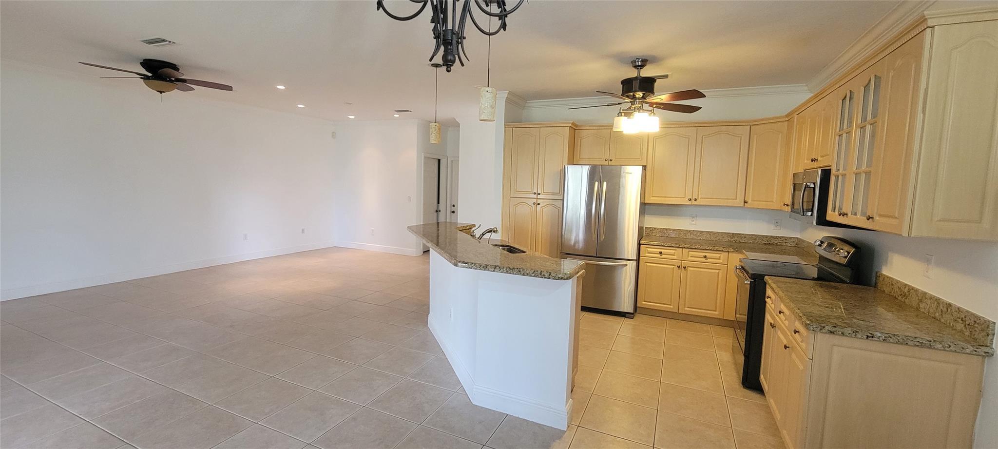 728 NW 156TH Avenue, Pembroke Pines, FL 33028, Pembroke Pines - Photo 5