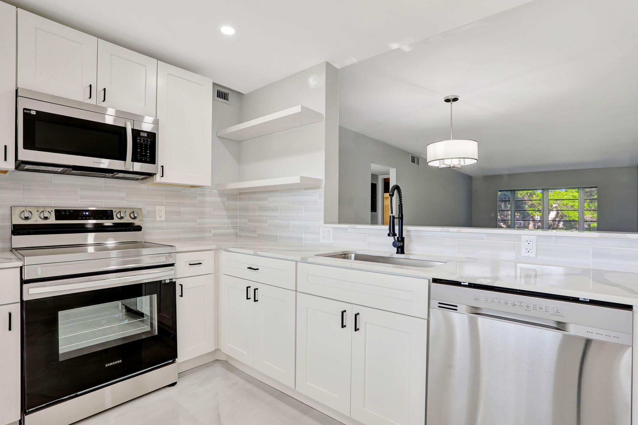 2202 LUCAYA Bend G2, Coconut Creek, FL 33066, Coconut Creek